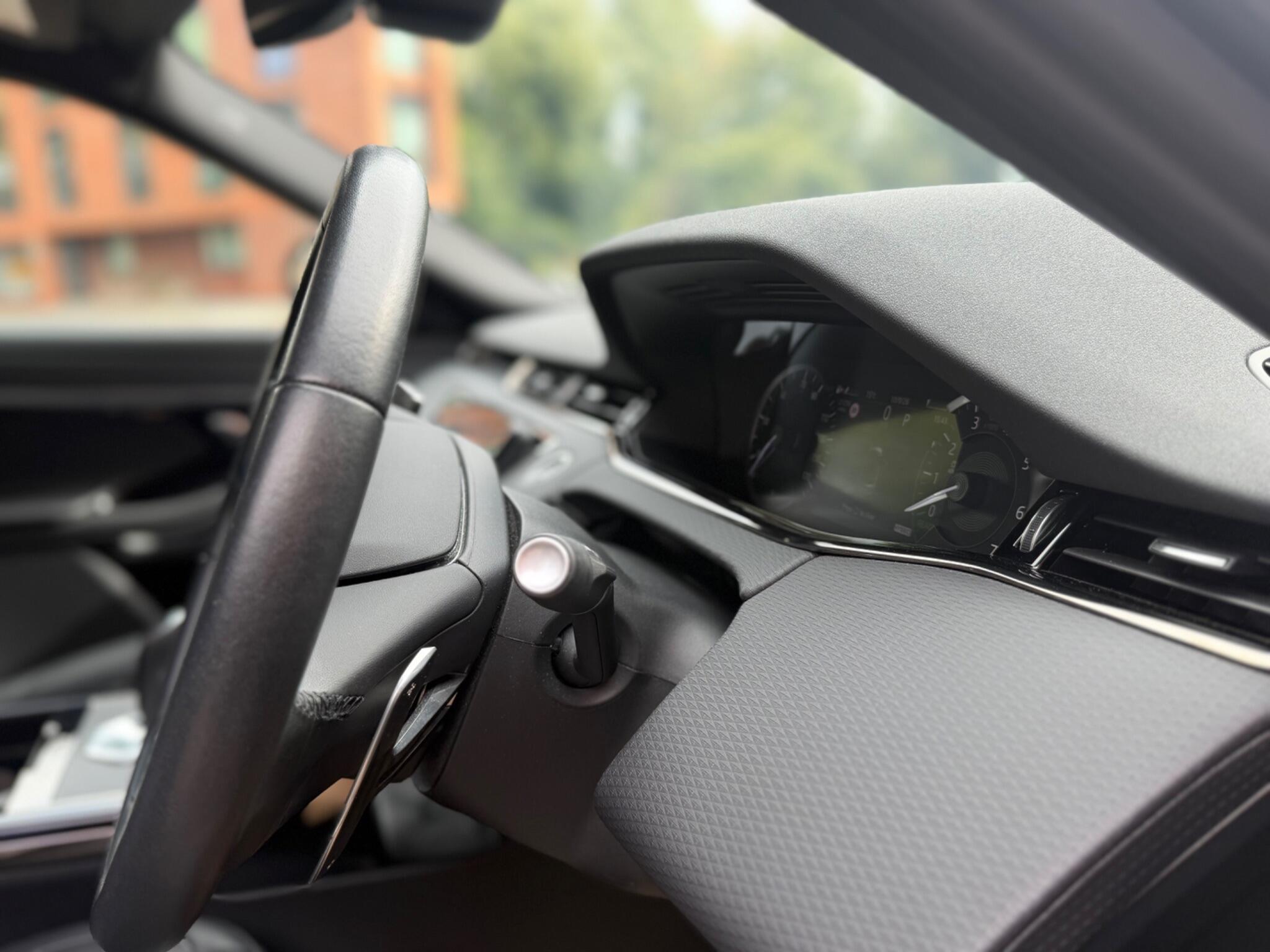 Land Rover Range Rover Evoque view 29