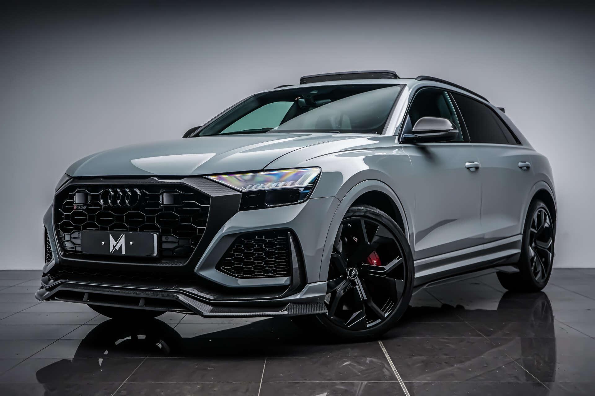 Audi RS Q8 view 5