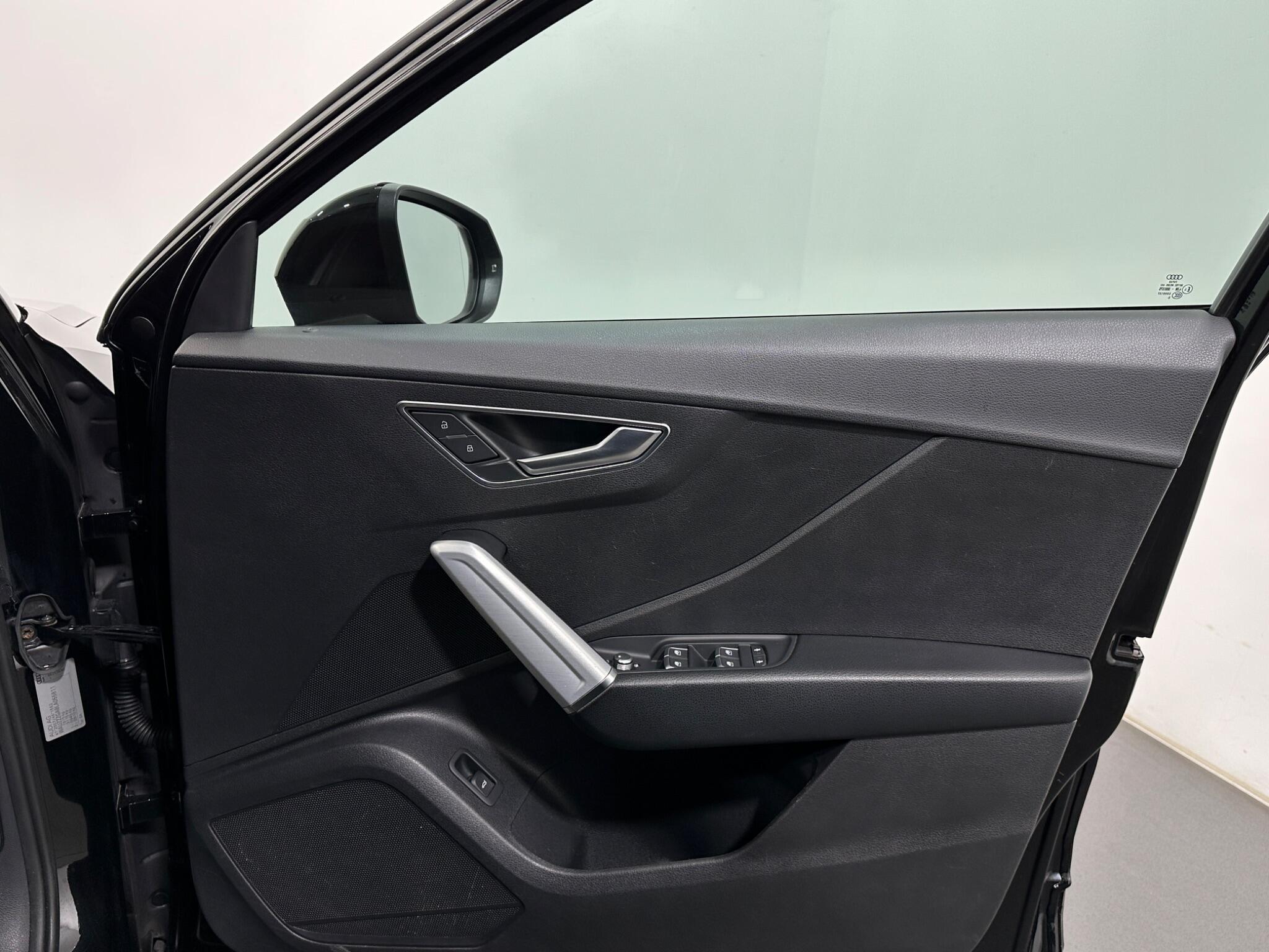 Audi Q2 view 34