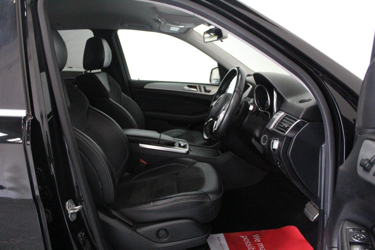 Mercedes-Benz M-Class view 31