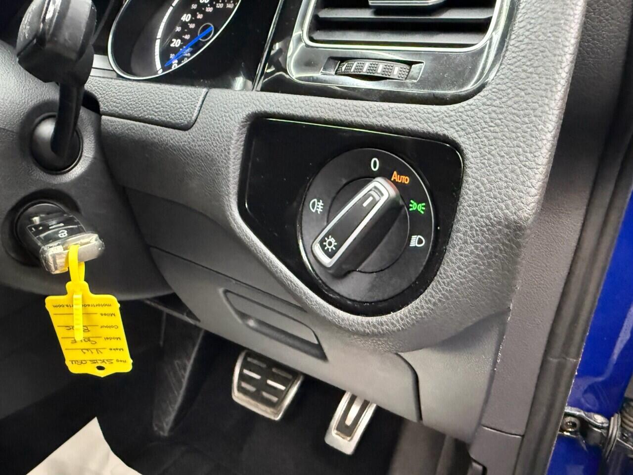 Volkswagen Golf view 12