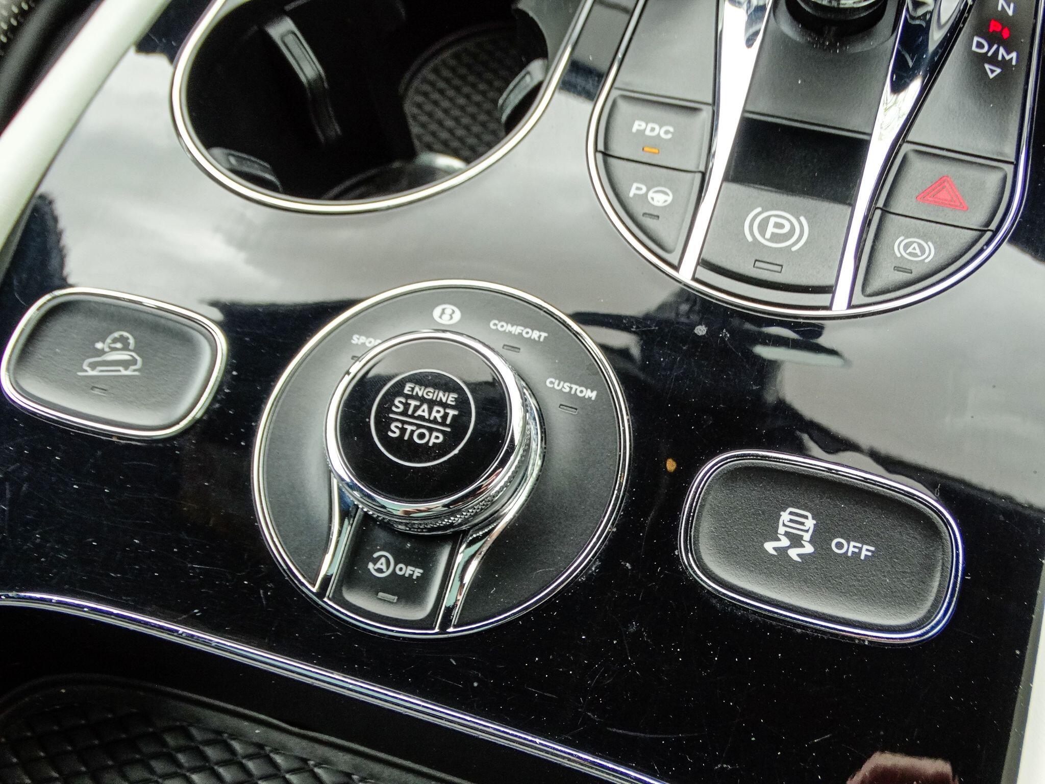 Bentley Bentayga view 42
