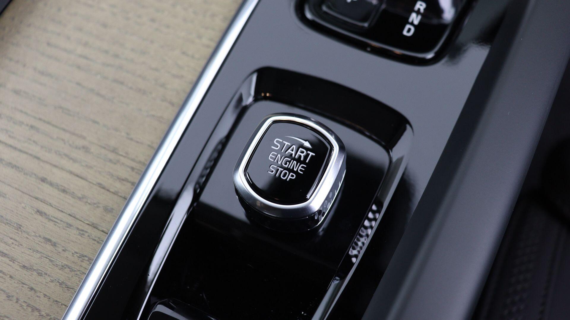 Volvo XC60 view 35