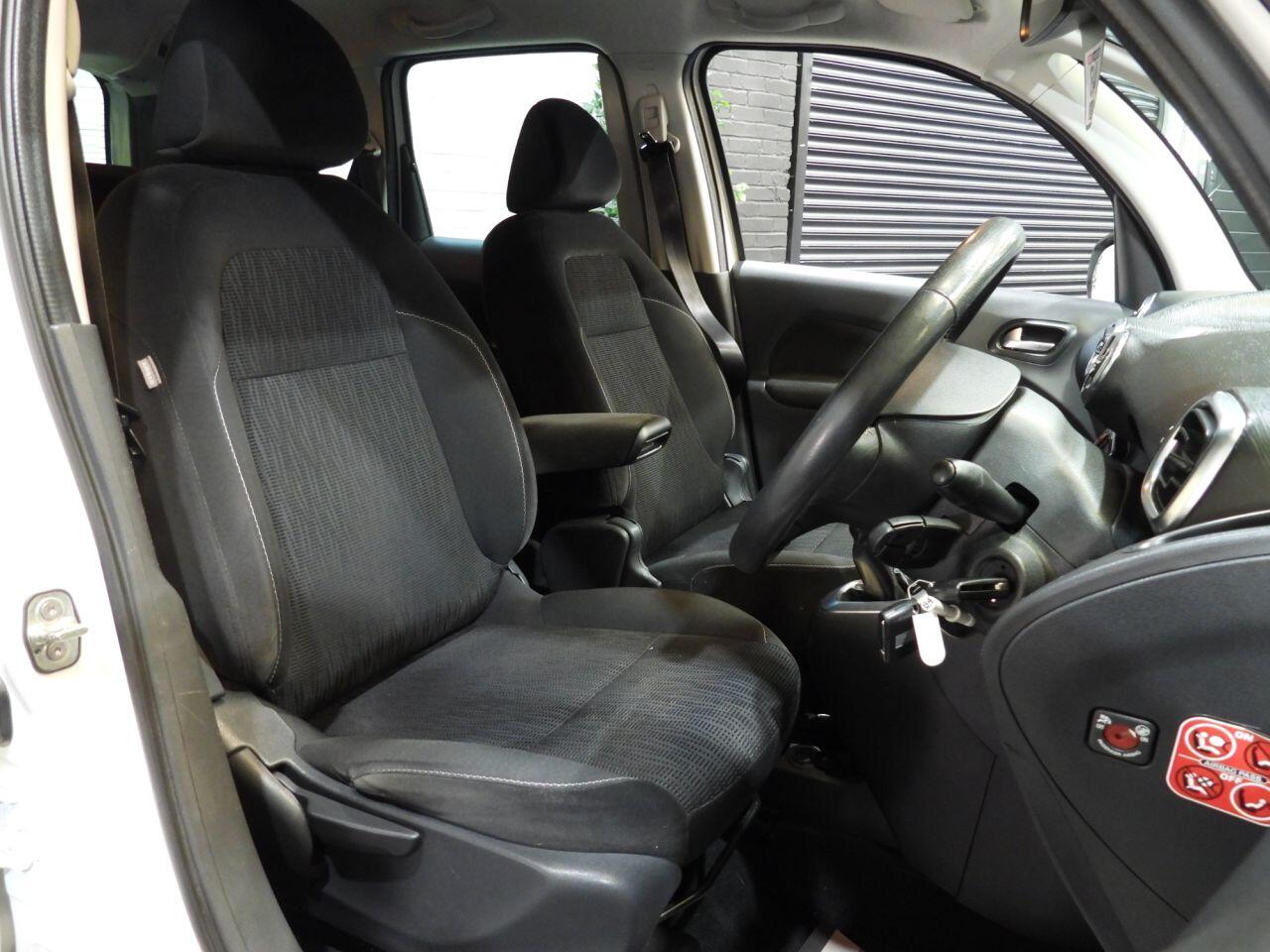 Citroen C3 Picasso view 23
