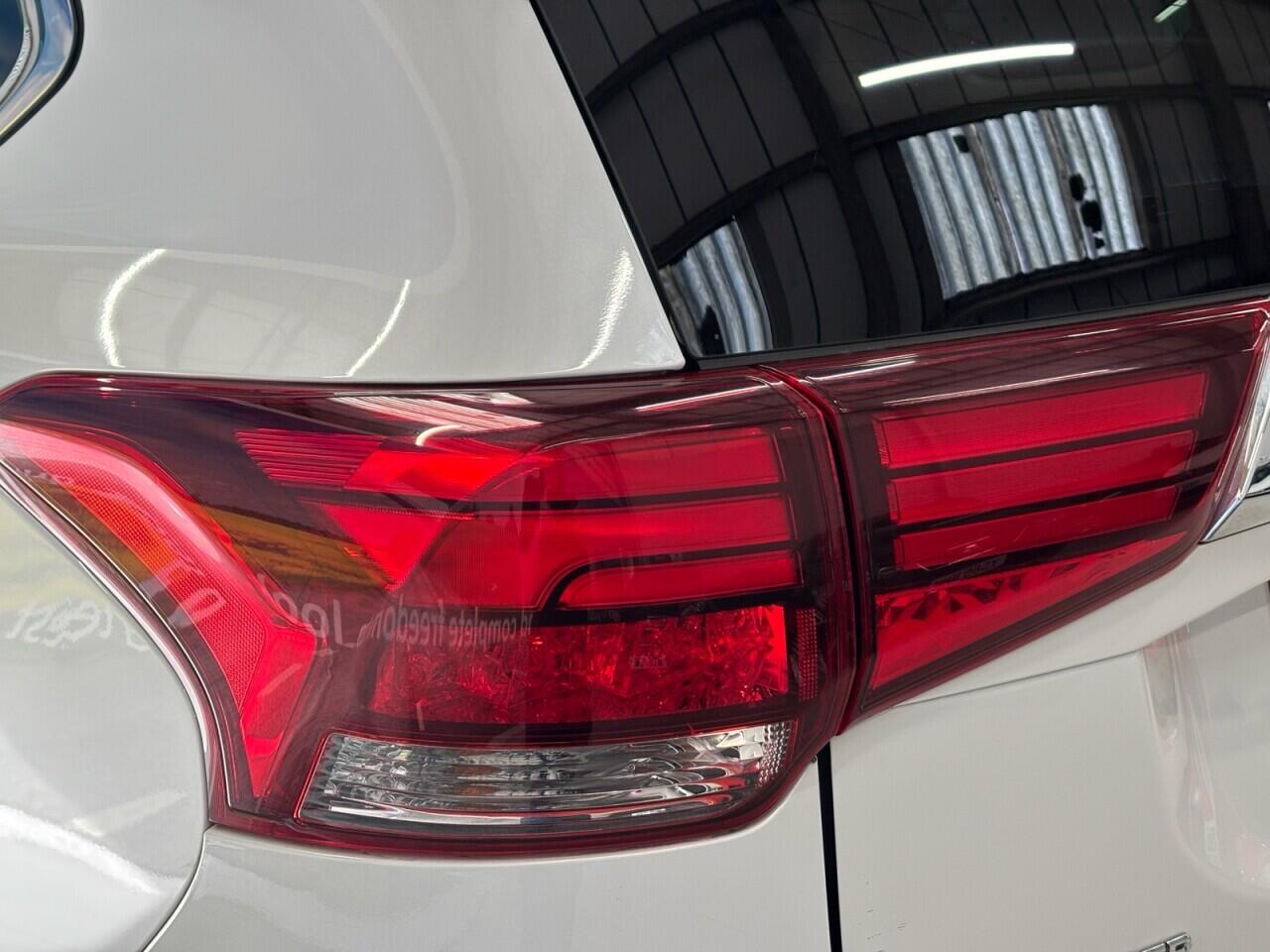 Mitsubishi Outlander view 51