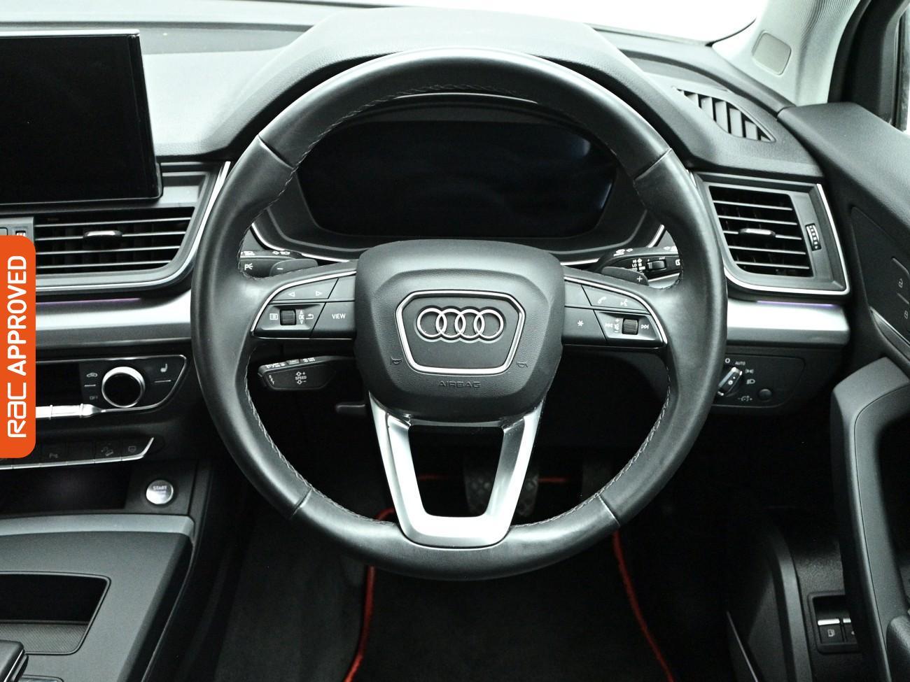 Audi Q5 view 10