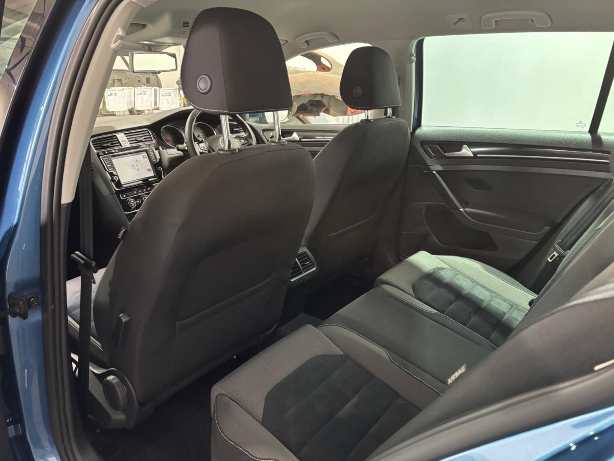 Volkswagen Golf view 10
