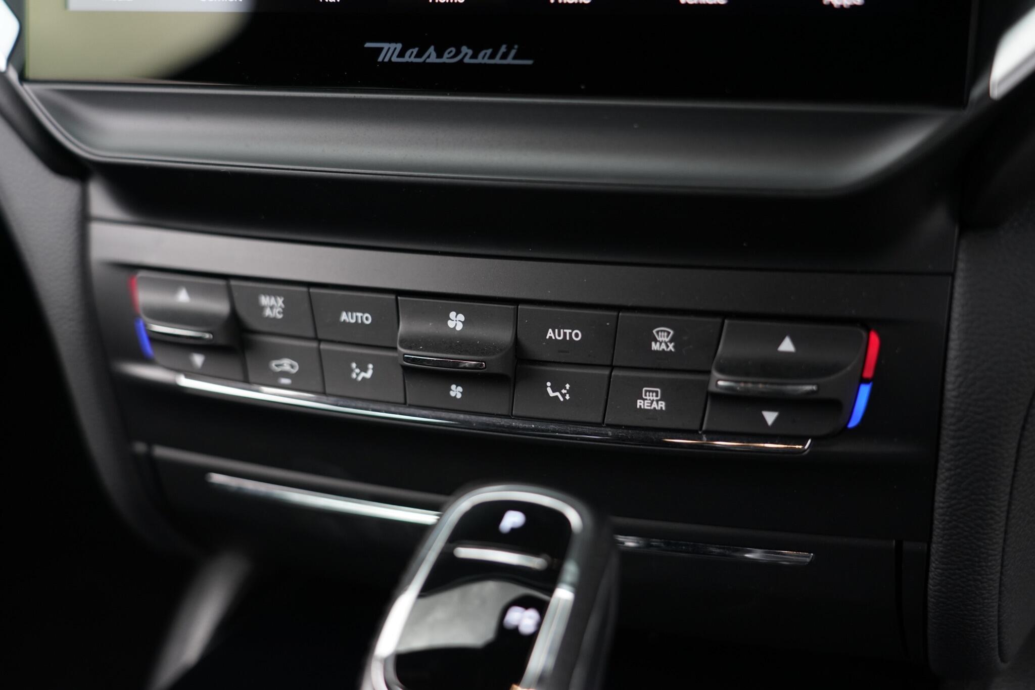 Maserati Ghibli view 27