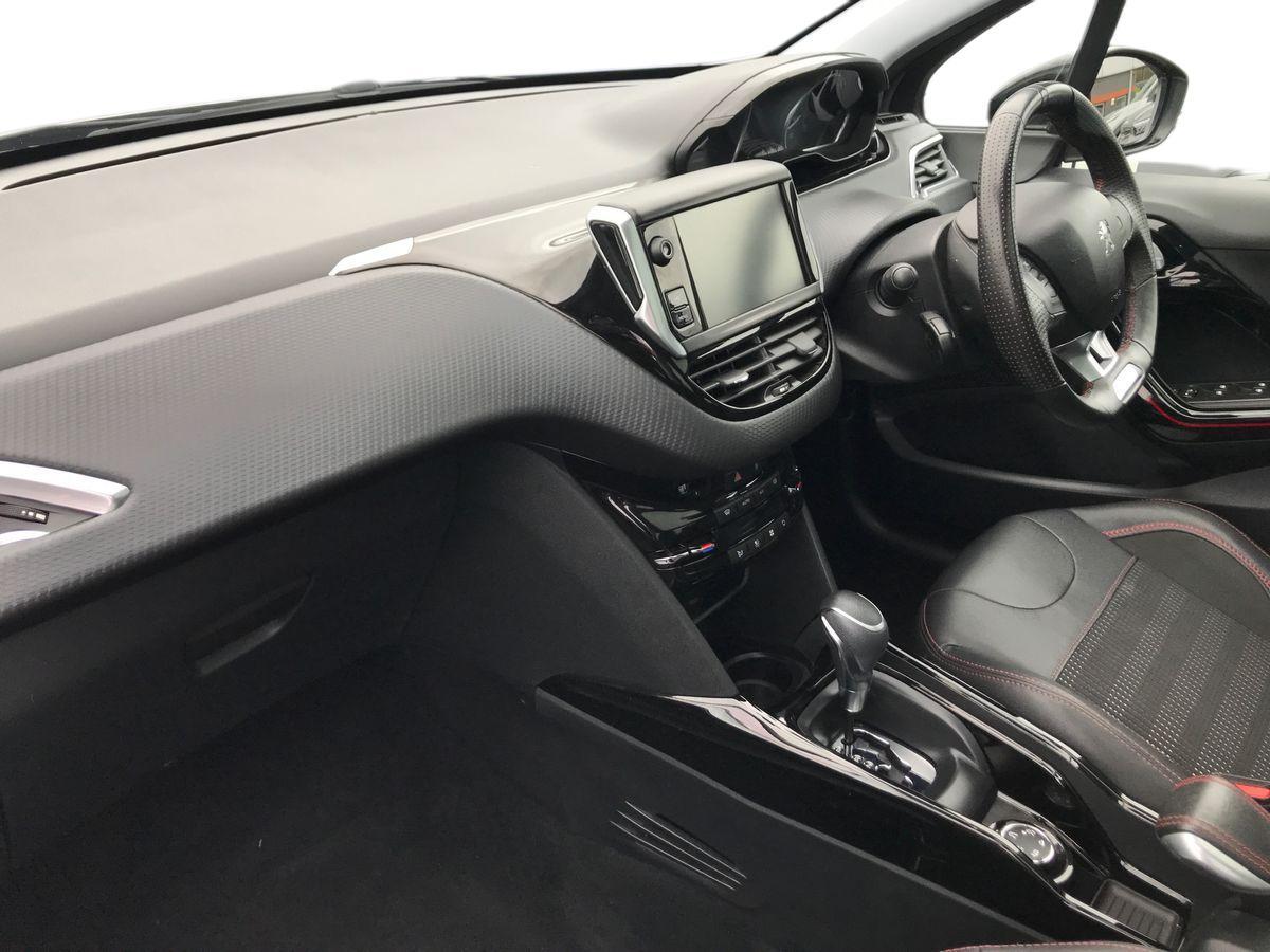 Peugeot 2008 view 5