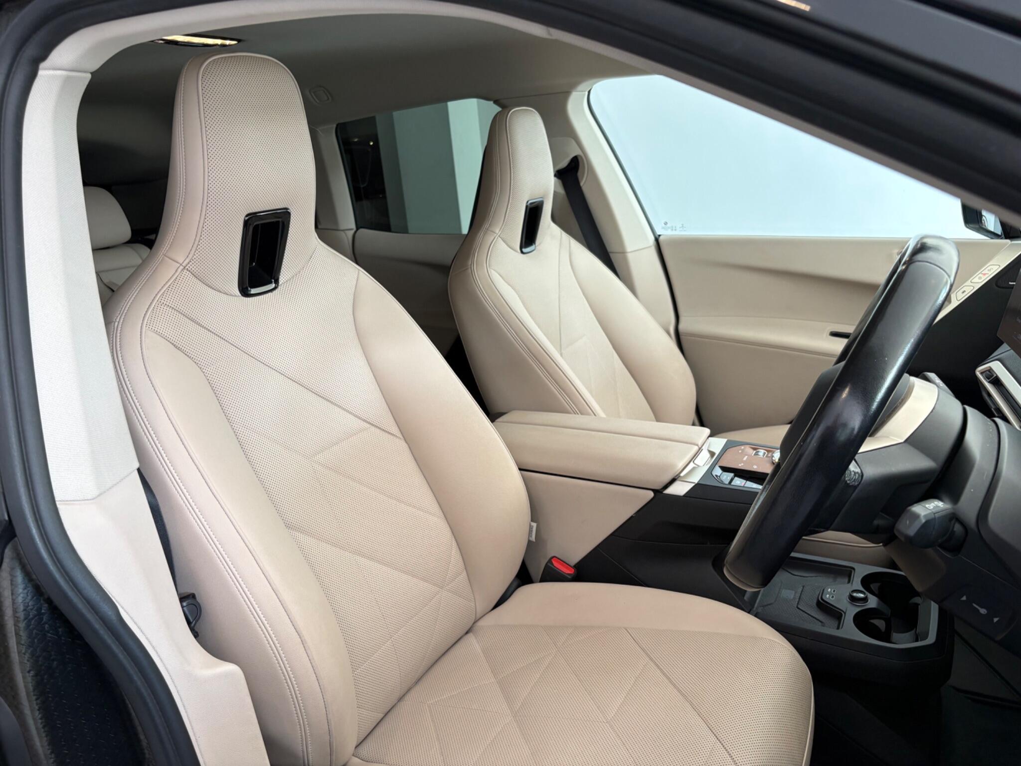 BMW Ix view 12