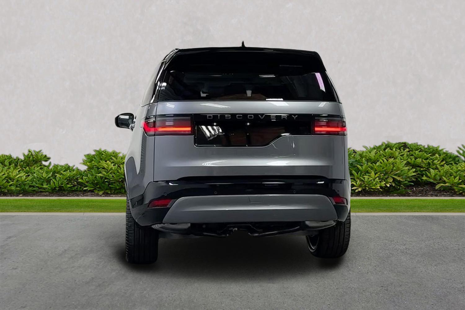 Land Rover Discovery view 4