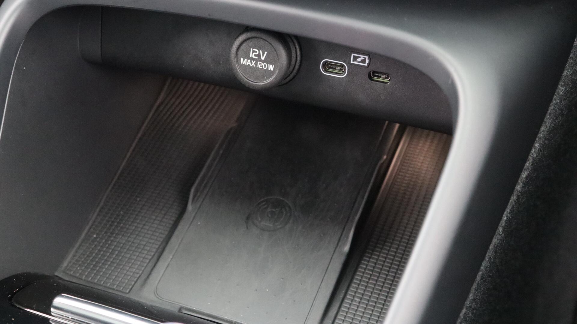 Volvo XC40 view 42