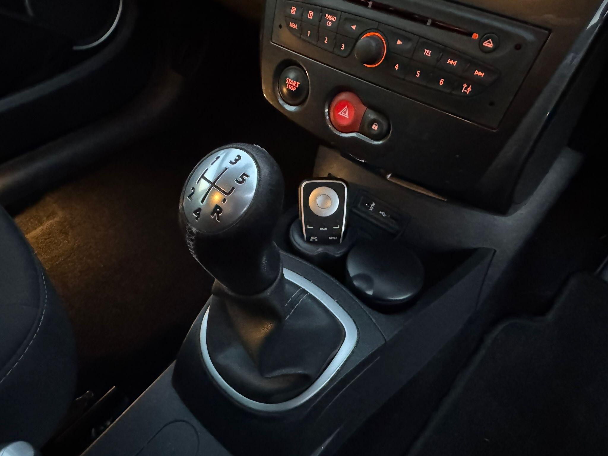 2010 Renault Clio image 10