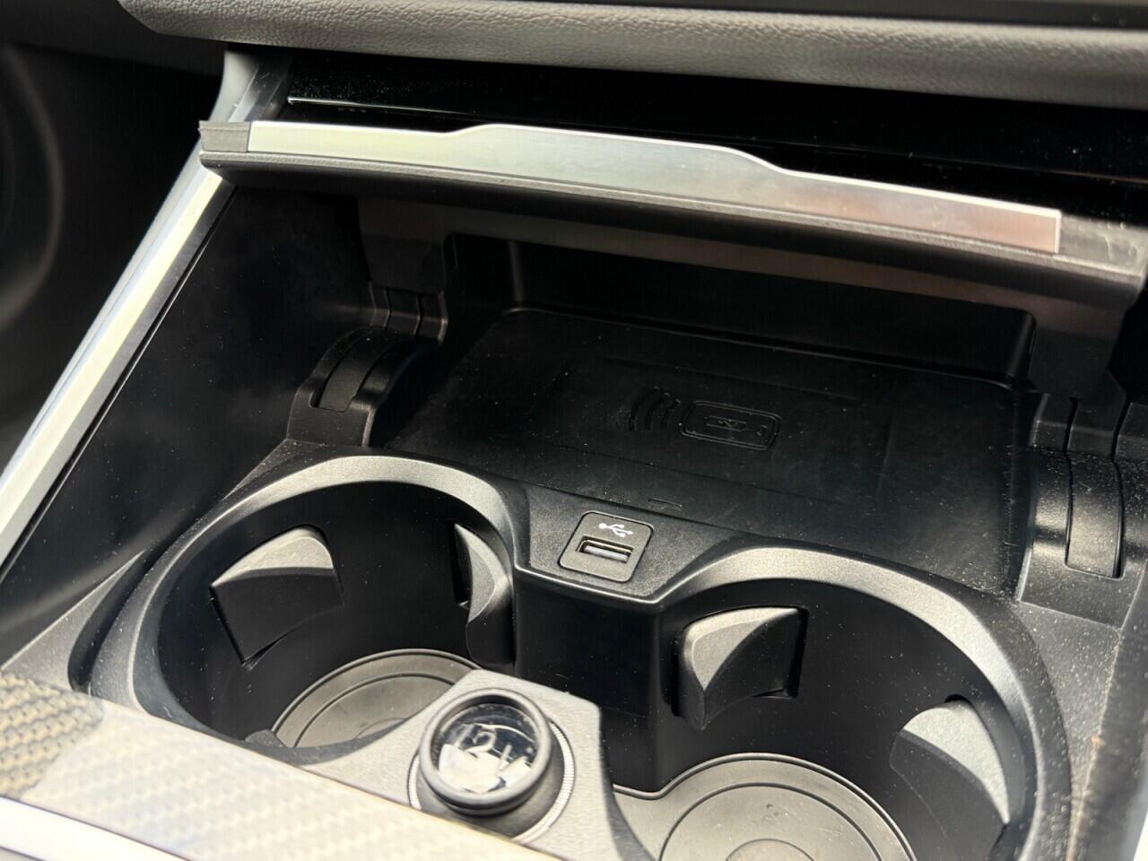 BMW 3 Series view 44