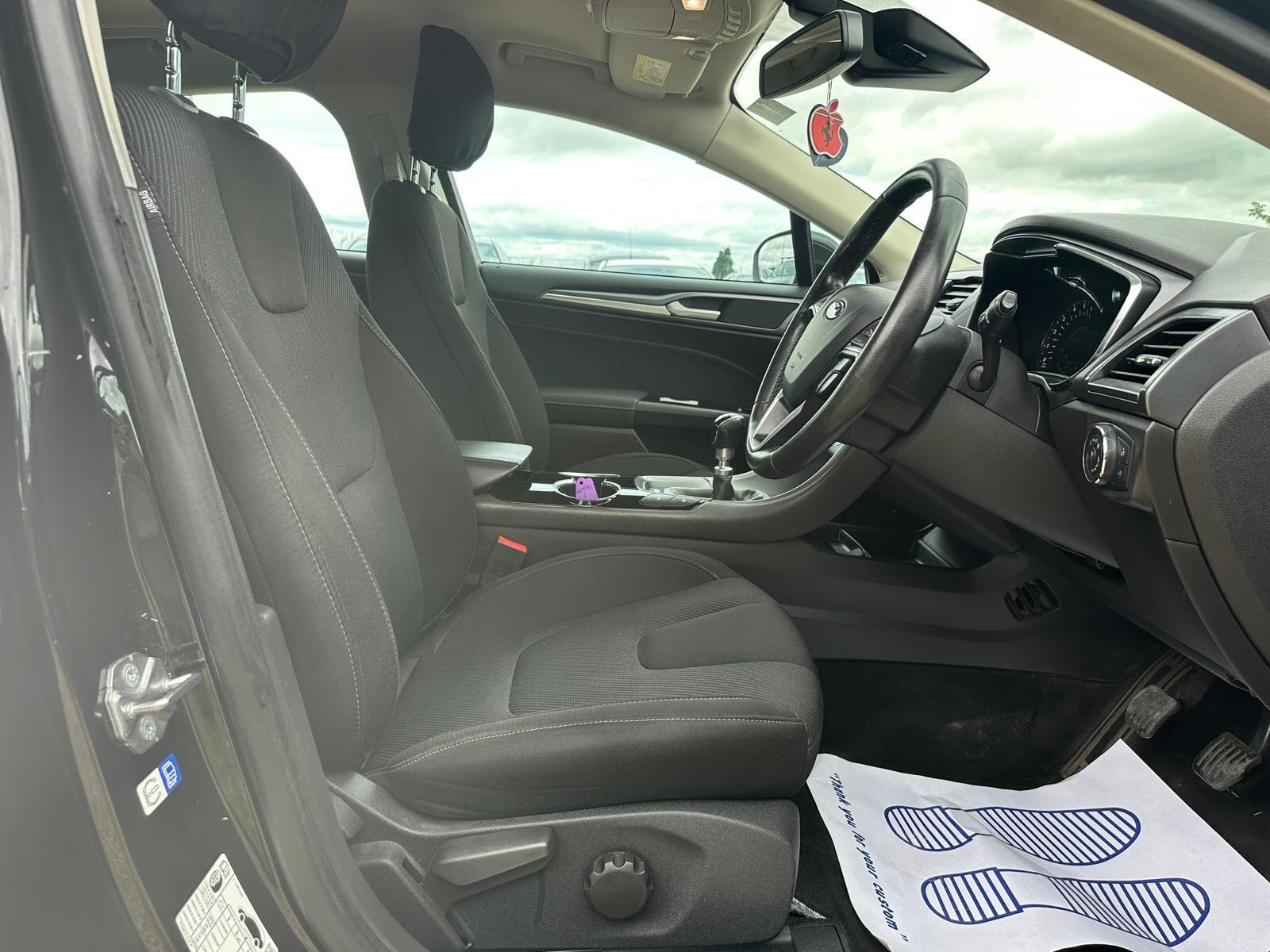 Ford Mondeo view 7