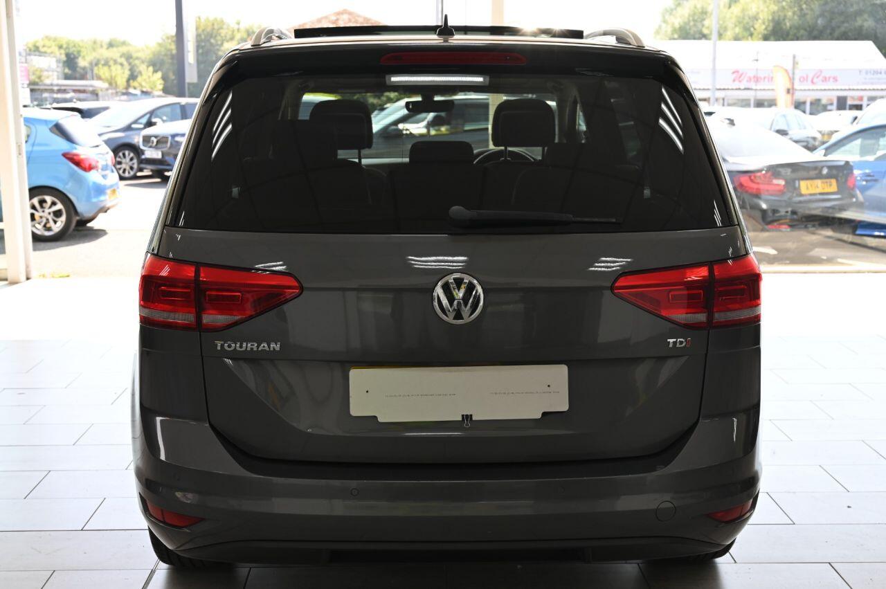 Volkswagen Touran view 10
