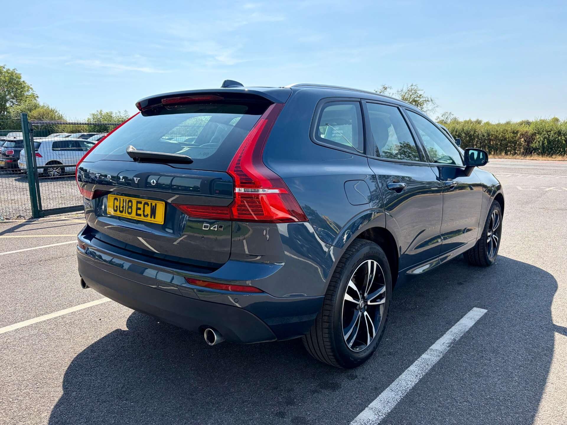 Volvo XC60 view 8