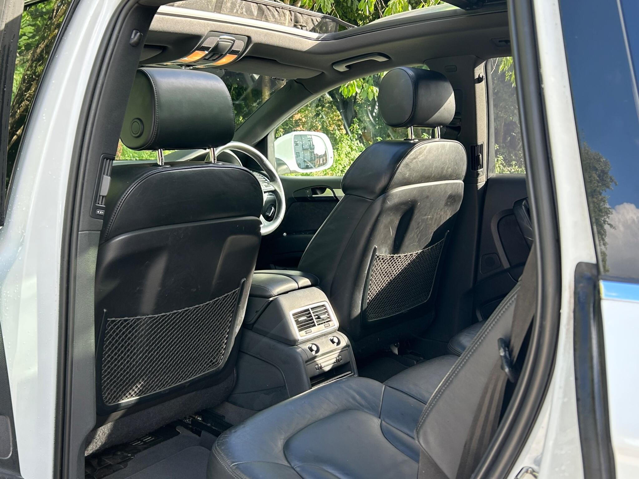 Audi Q7 view 25