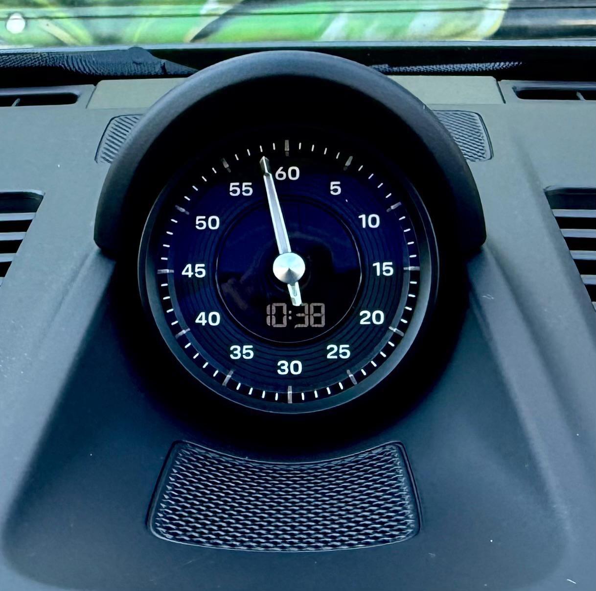 Porsche 911 view 18