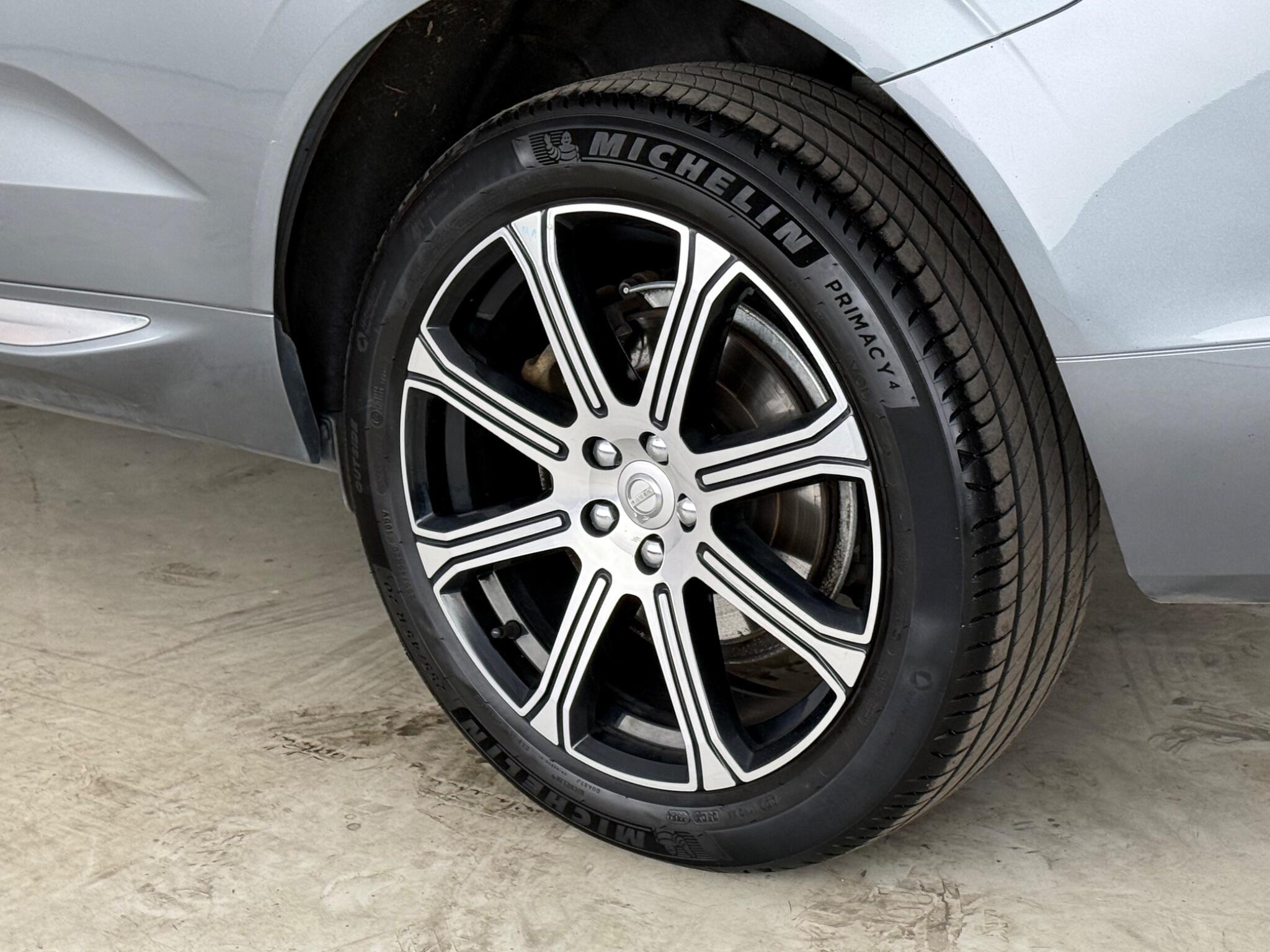 Volvo XC60 view 9
