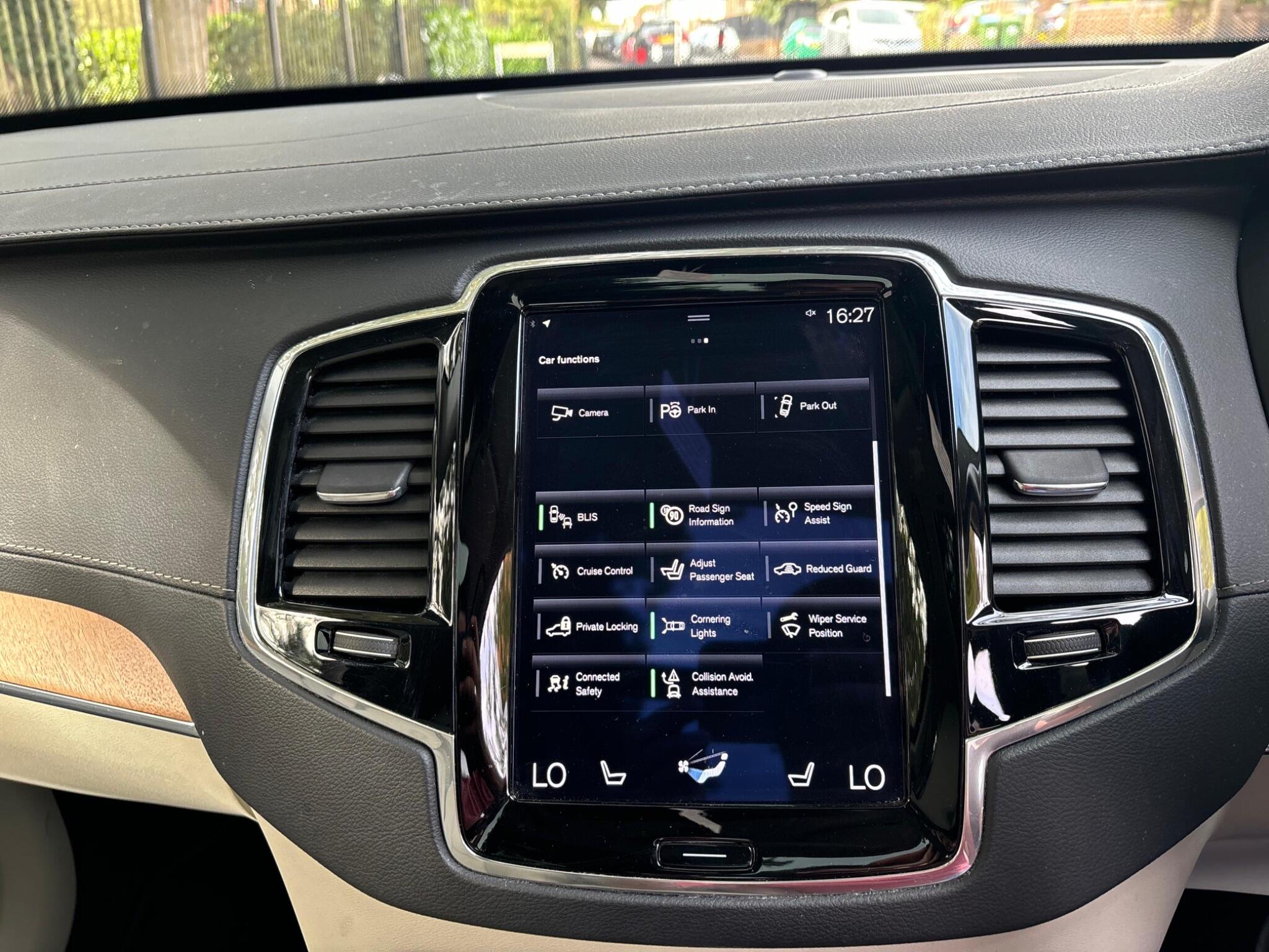 Volvo XC90 view 20