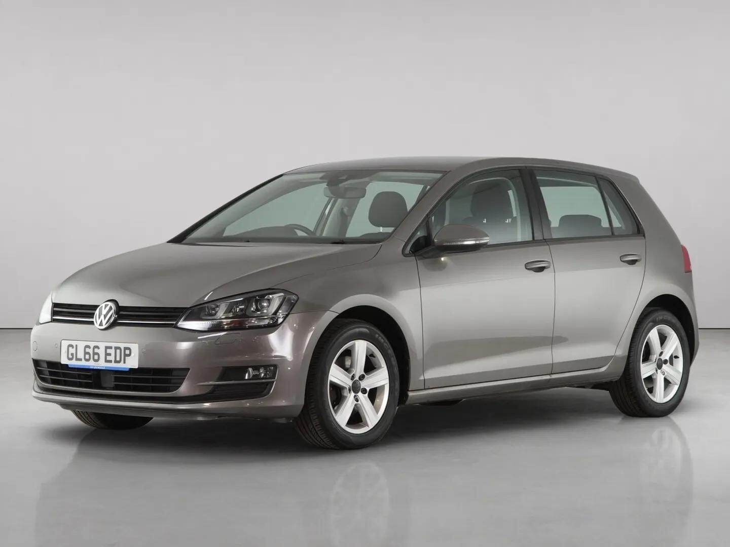 Volkswagen Golf view 2