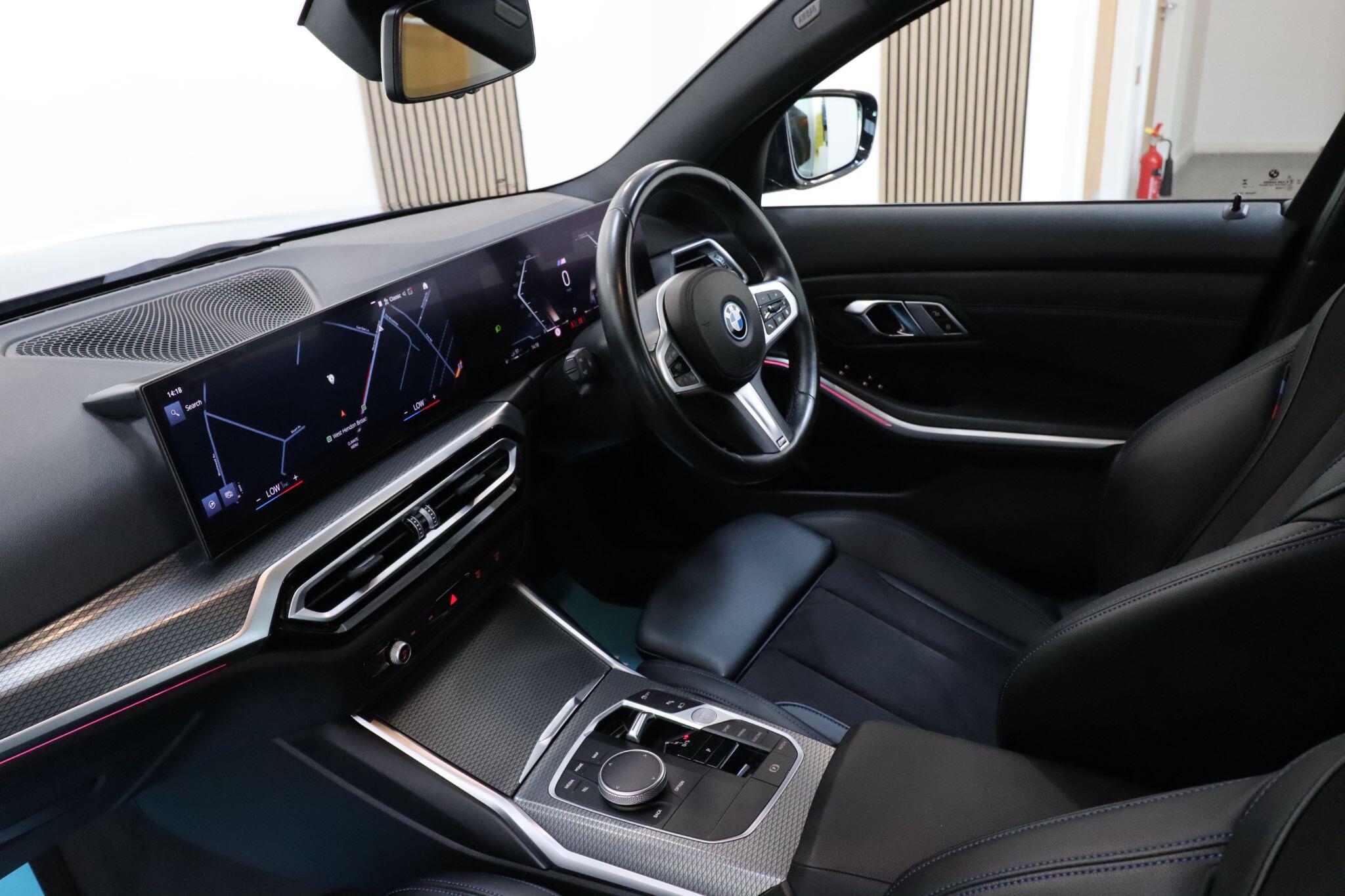 BMW 3 Series view 11
