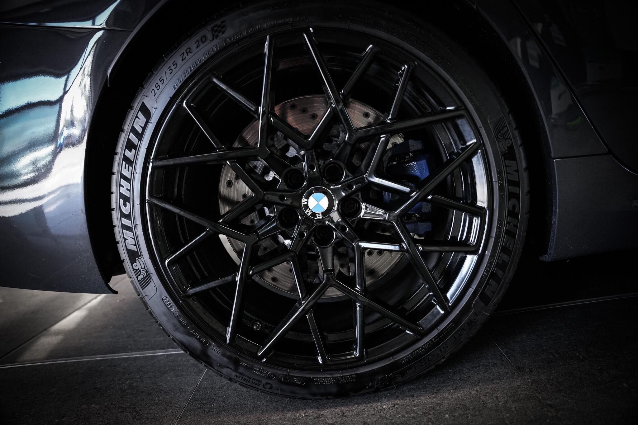 BMW M8 view 26