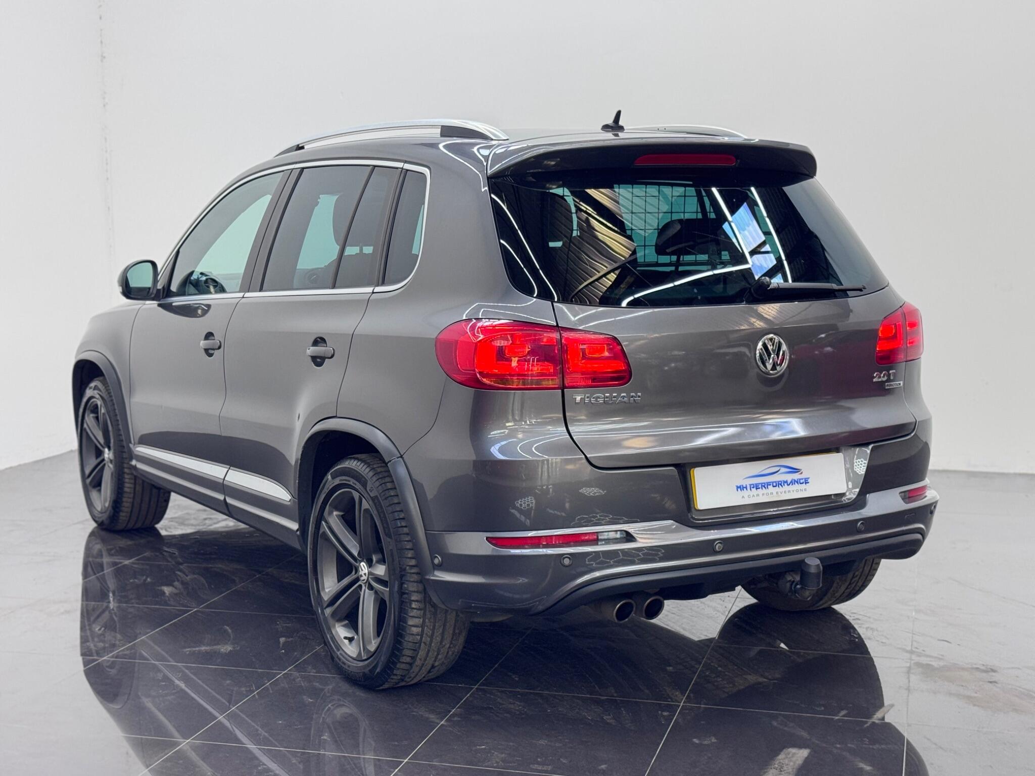 Volkswagen Tiguan view 6