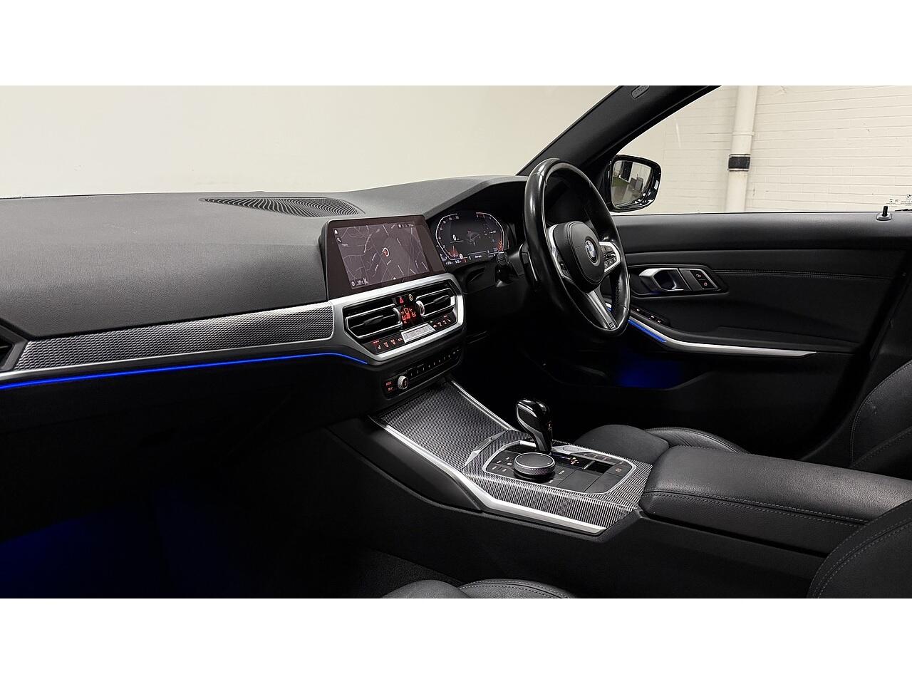 BMW 3 Series view 23
