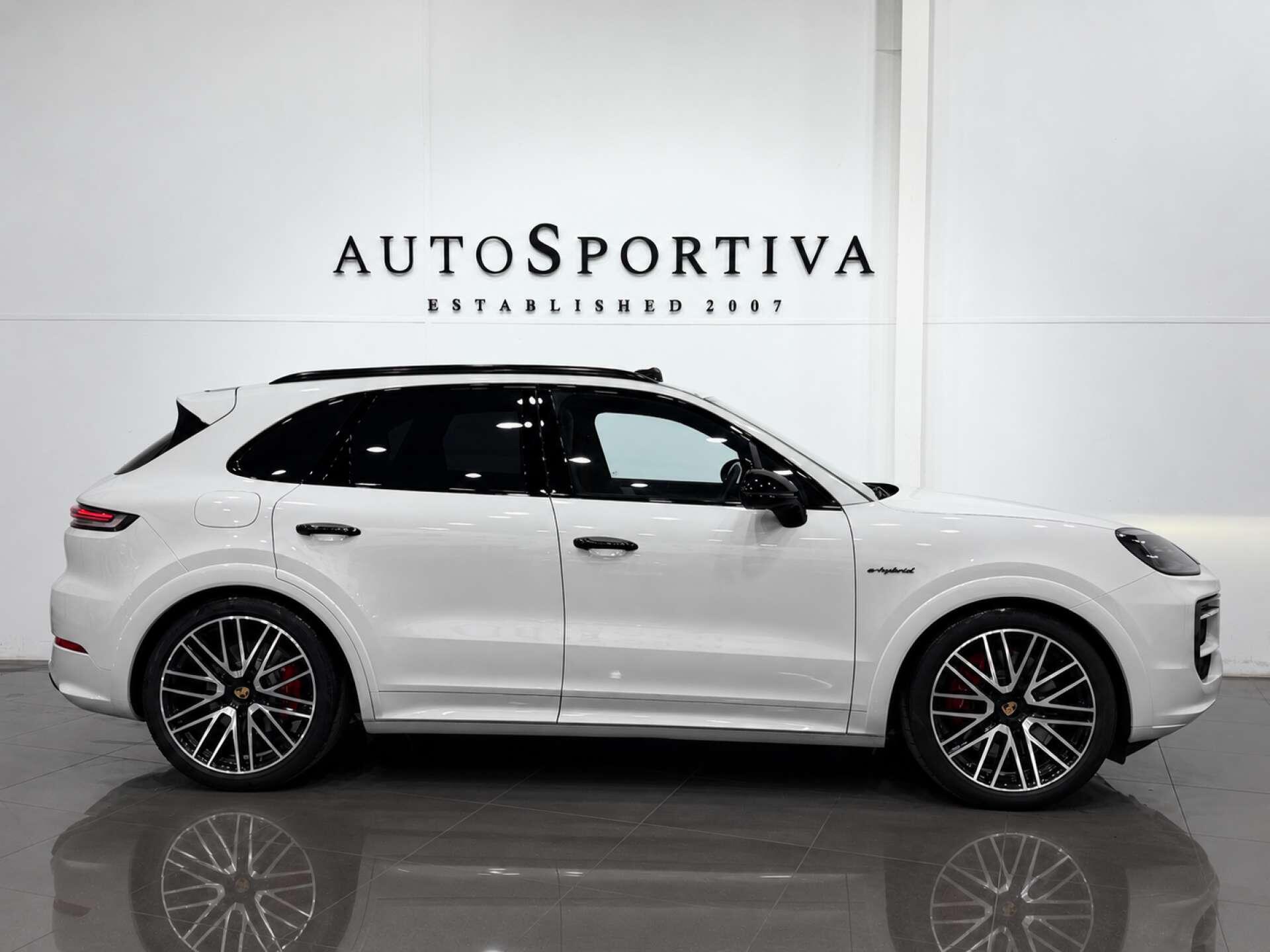 Porsche Cayenne view 3