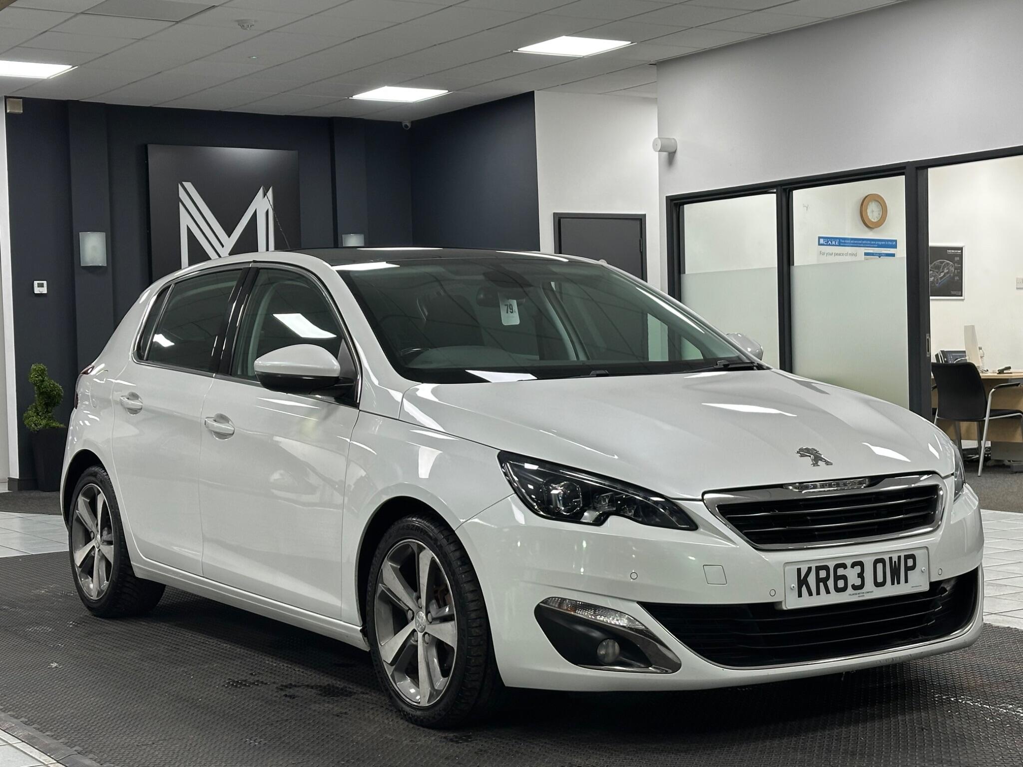 Peugeot 308 view 3