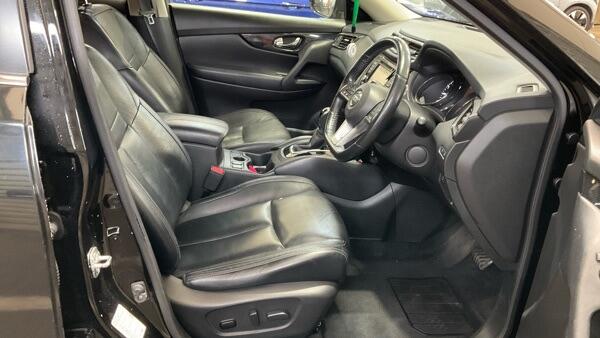 Nissan X-Trail view 4