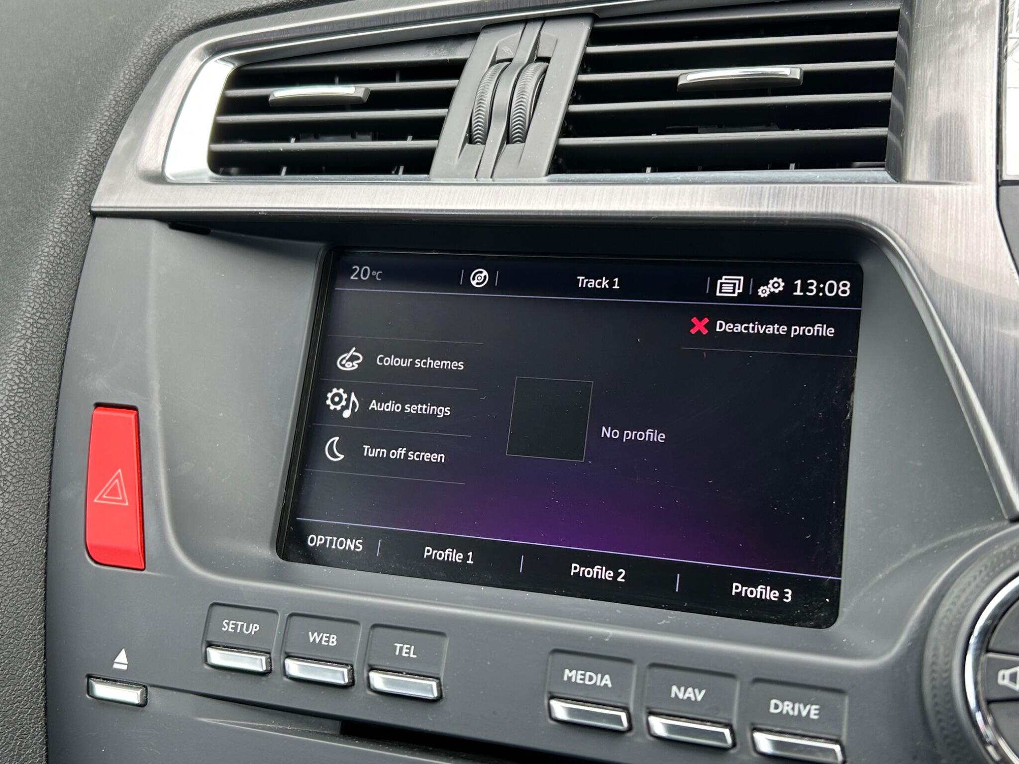 DS Automobiles DS 5 view 38