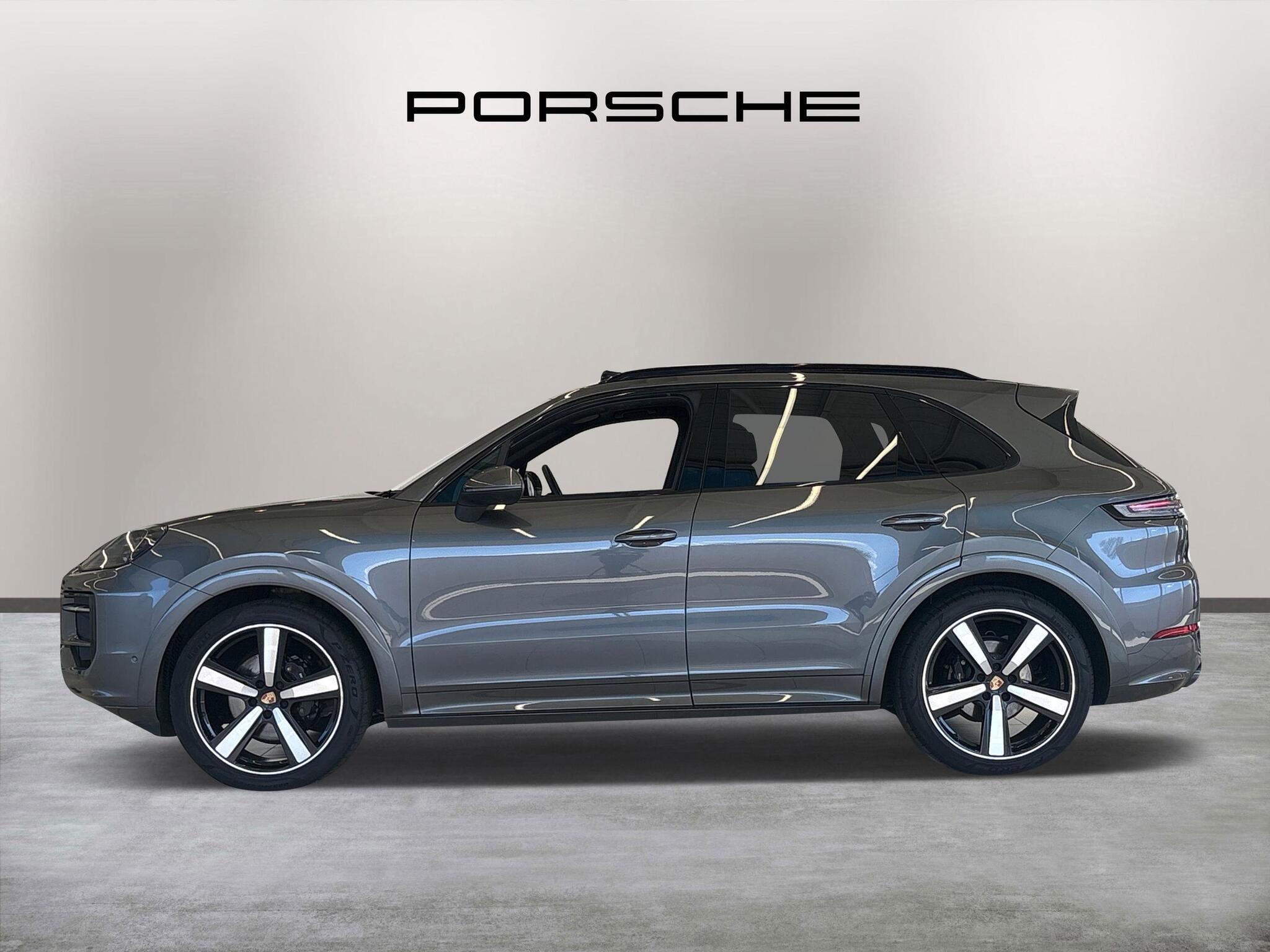 Porsche Cayenne view 4