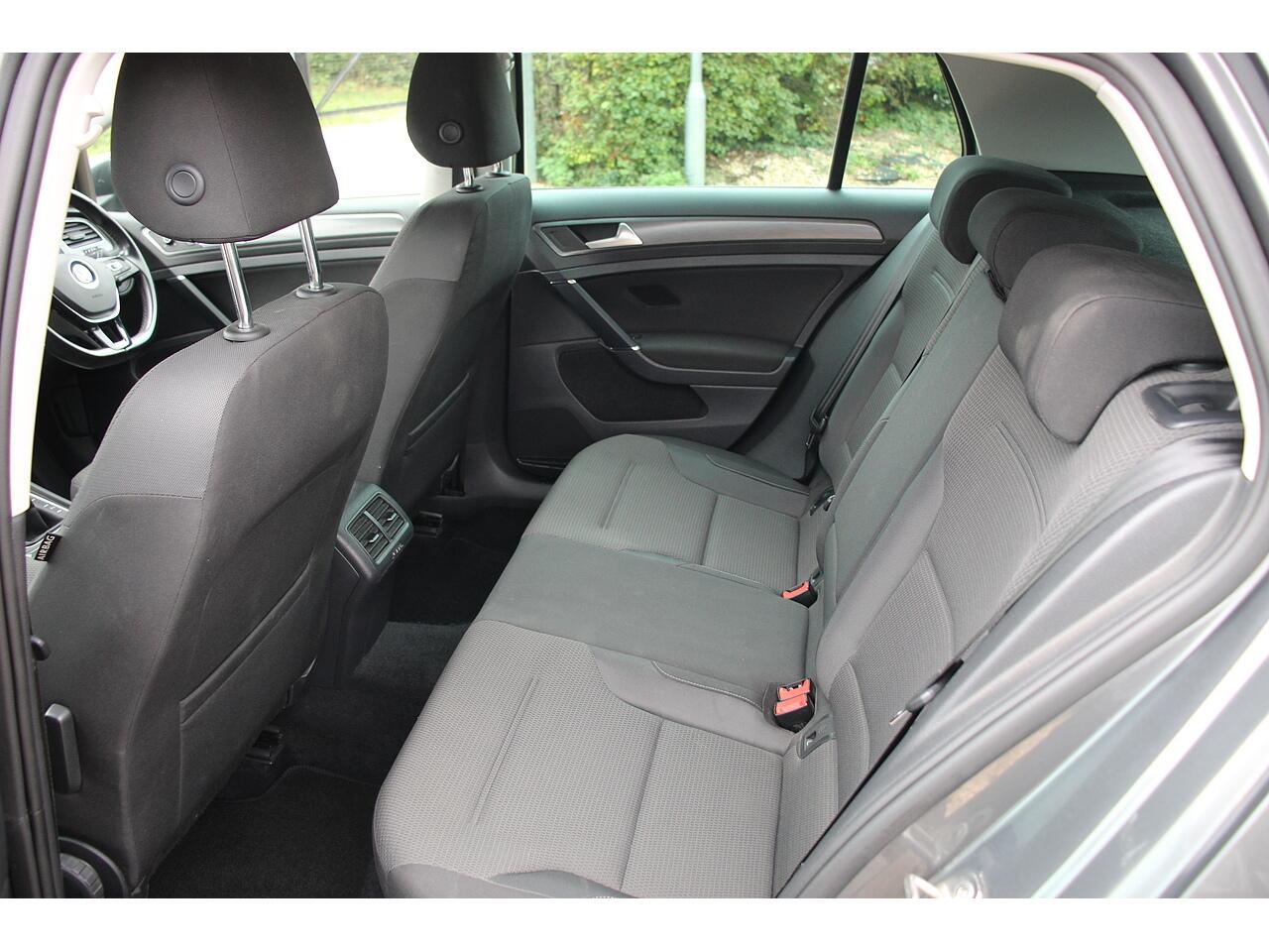 Volkswagen Golf view 17