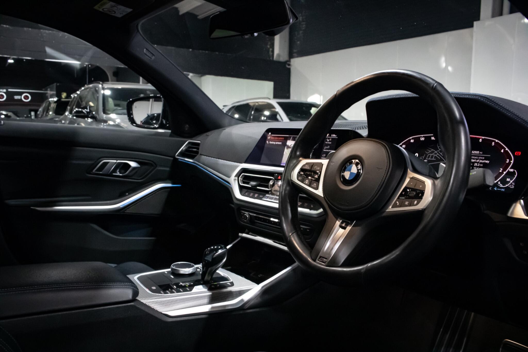 BMW 3 Series view 17