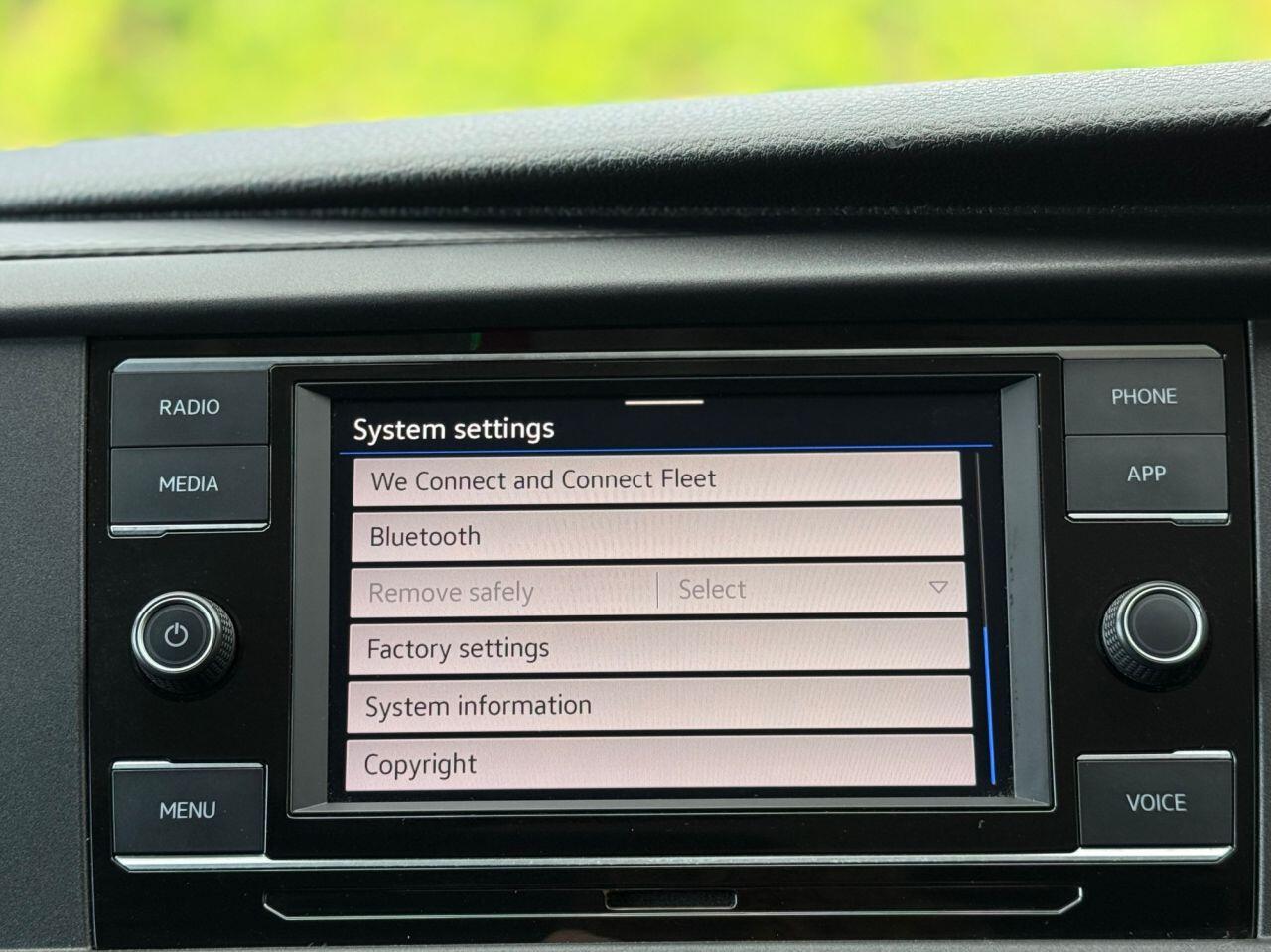 Volkswagen Transporter view 28