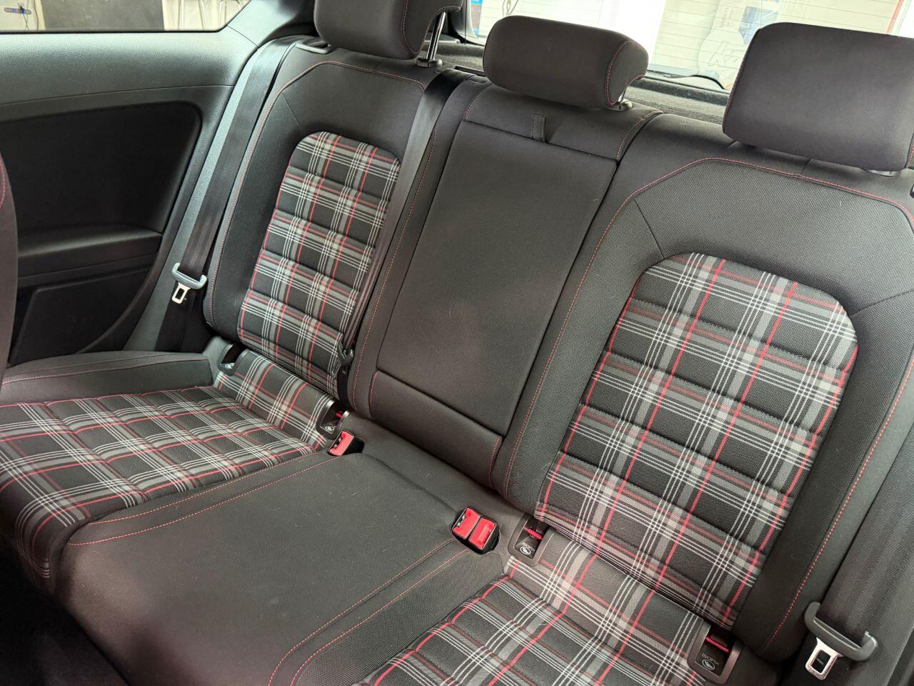 Volkswagen Golf view 23