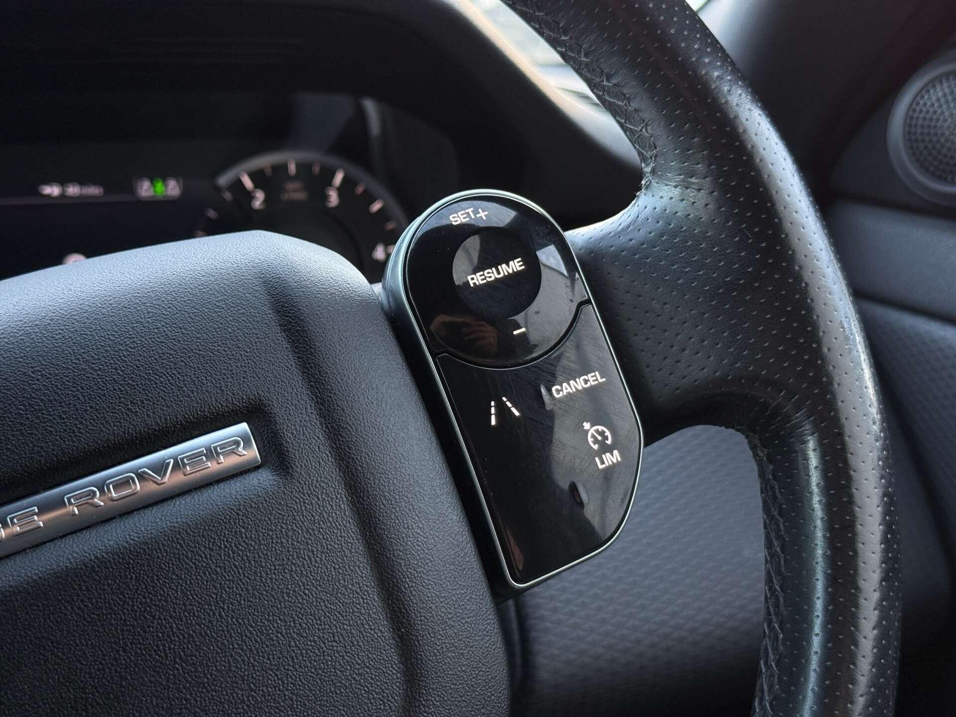 Land Rover Range Rover Evoque view 44