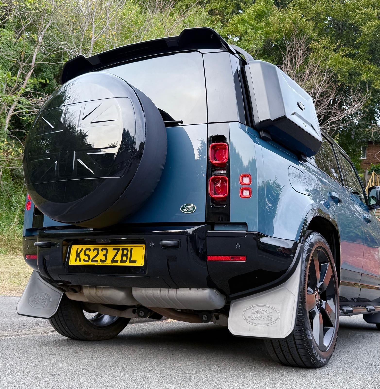 Land Rover Defender view 71
