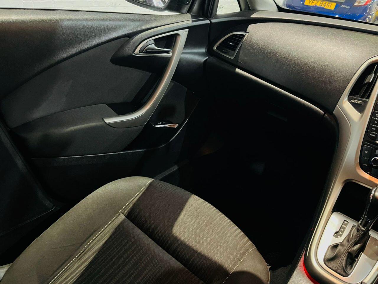 Vauxhall Astra view 9