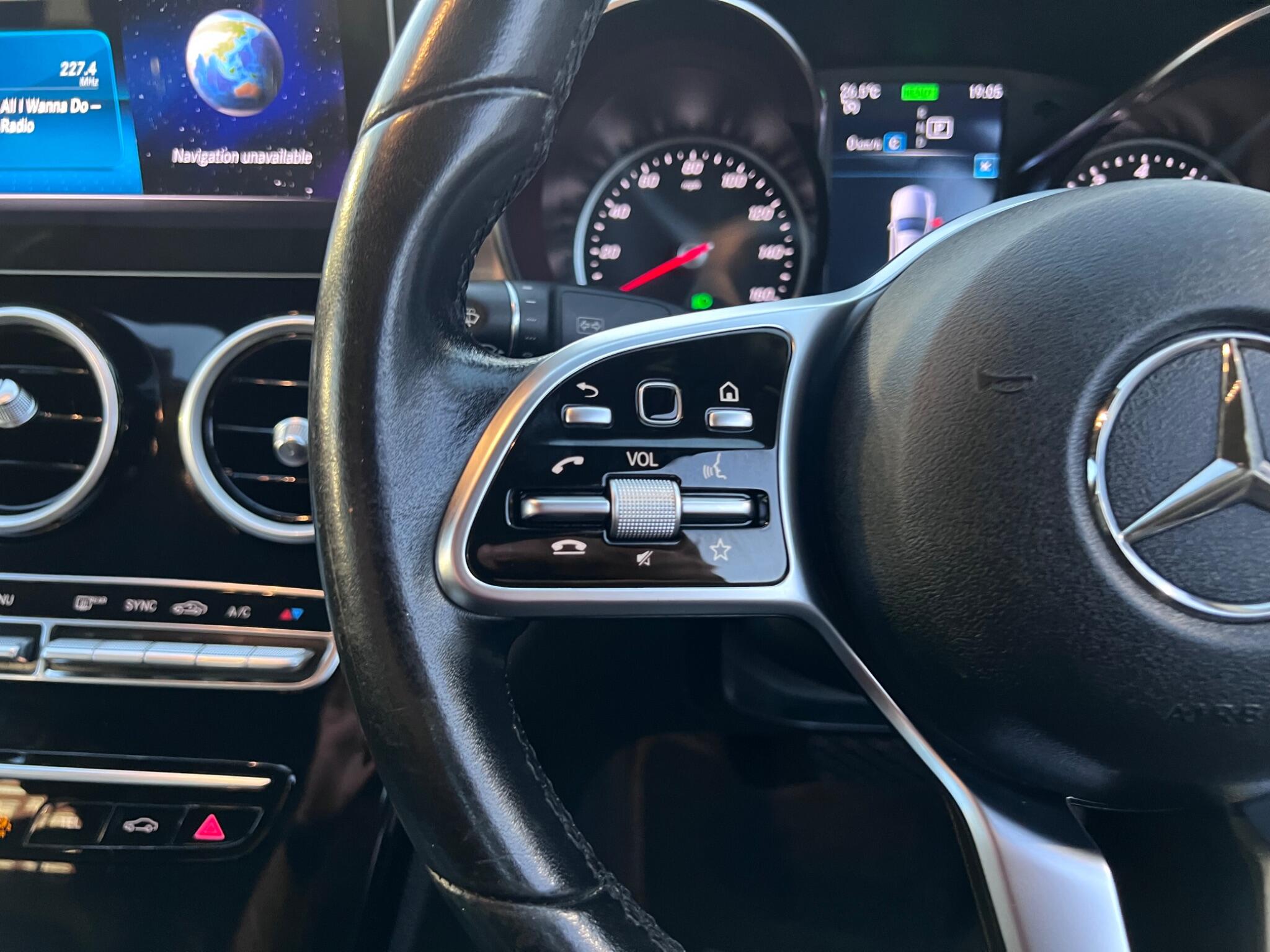 Mercedes-Benz C Class view 23