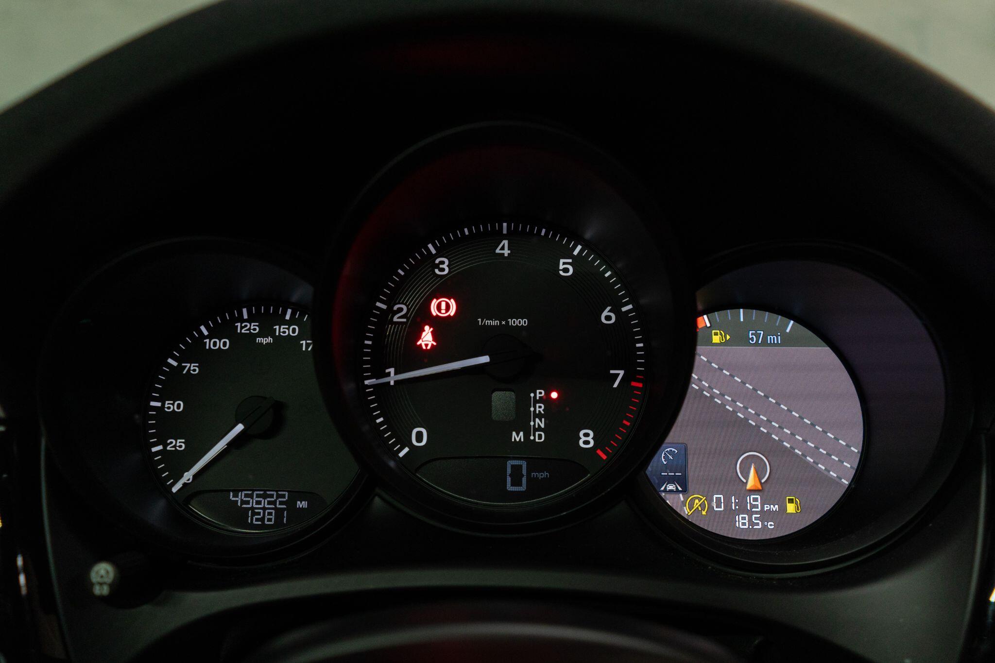 Porsche Macan view 28