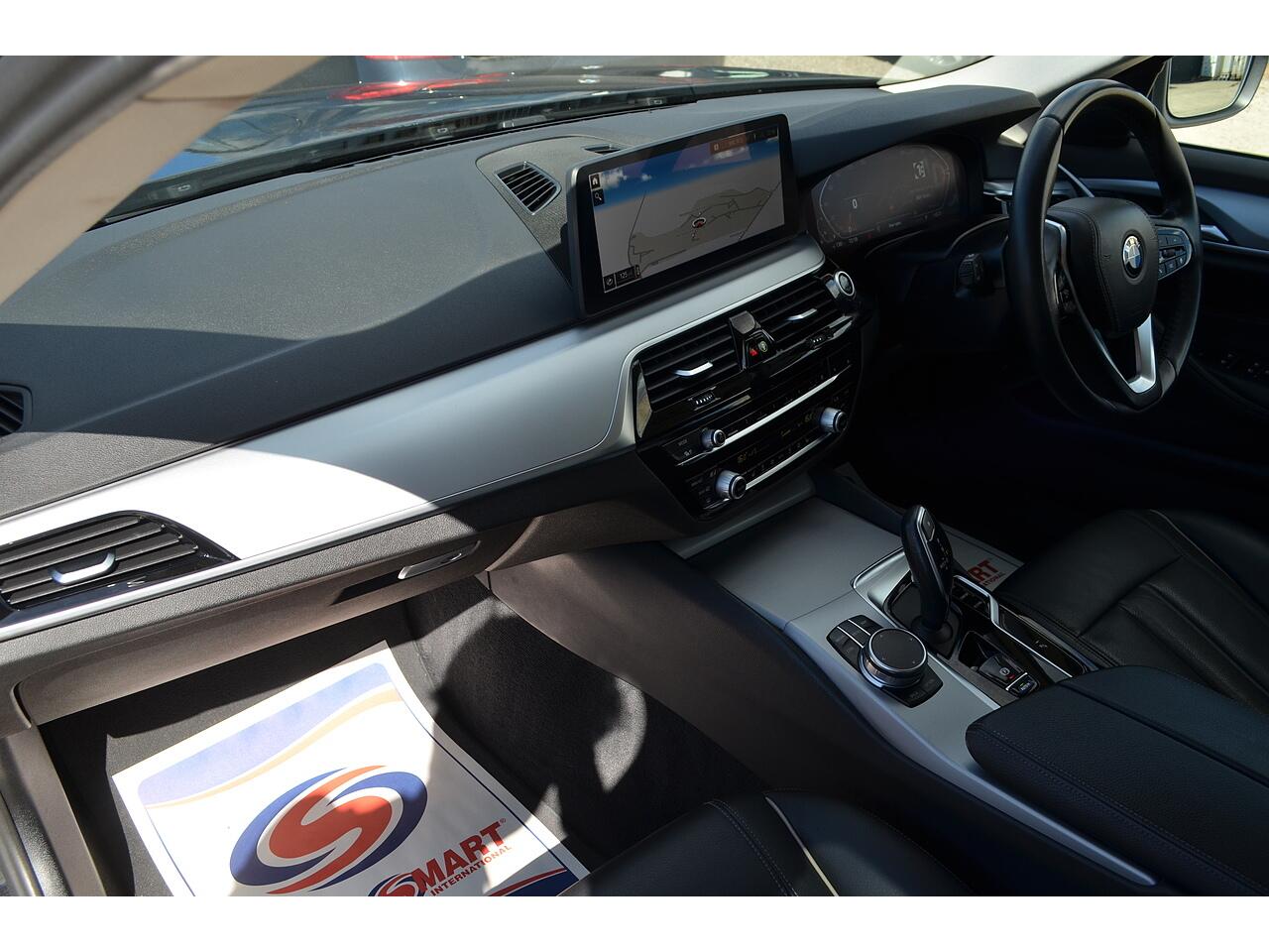 BMW 5 Series view 36