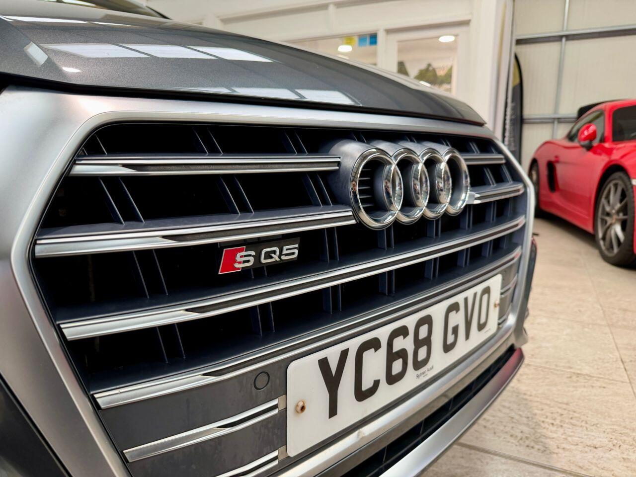 Audi SQ5 view 22