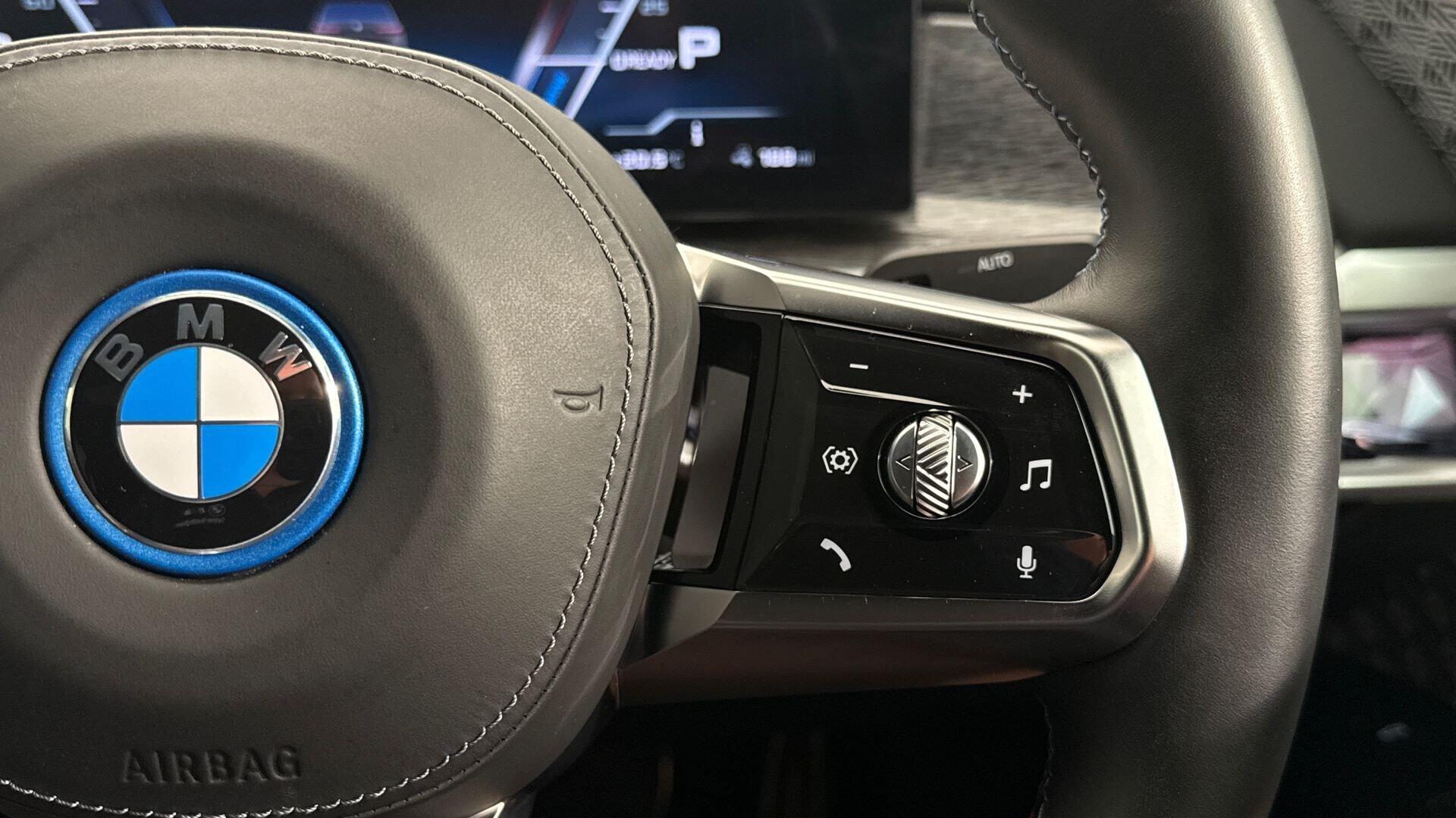 BMW I7 view 19
