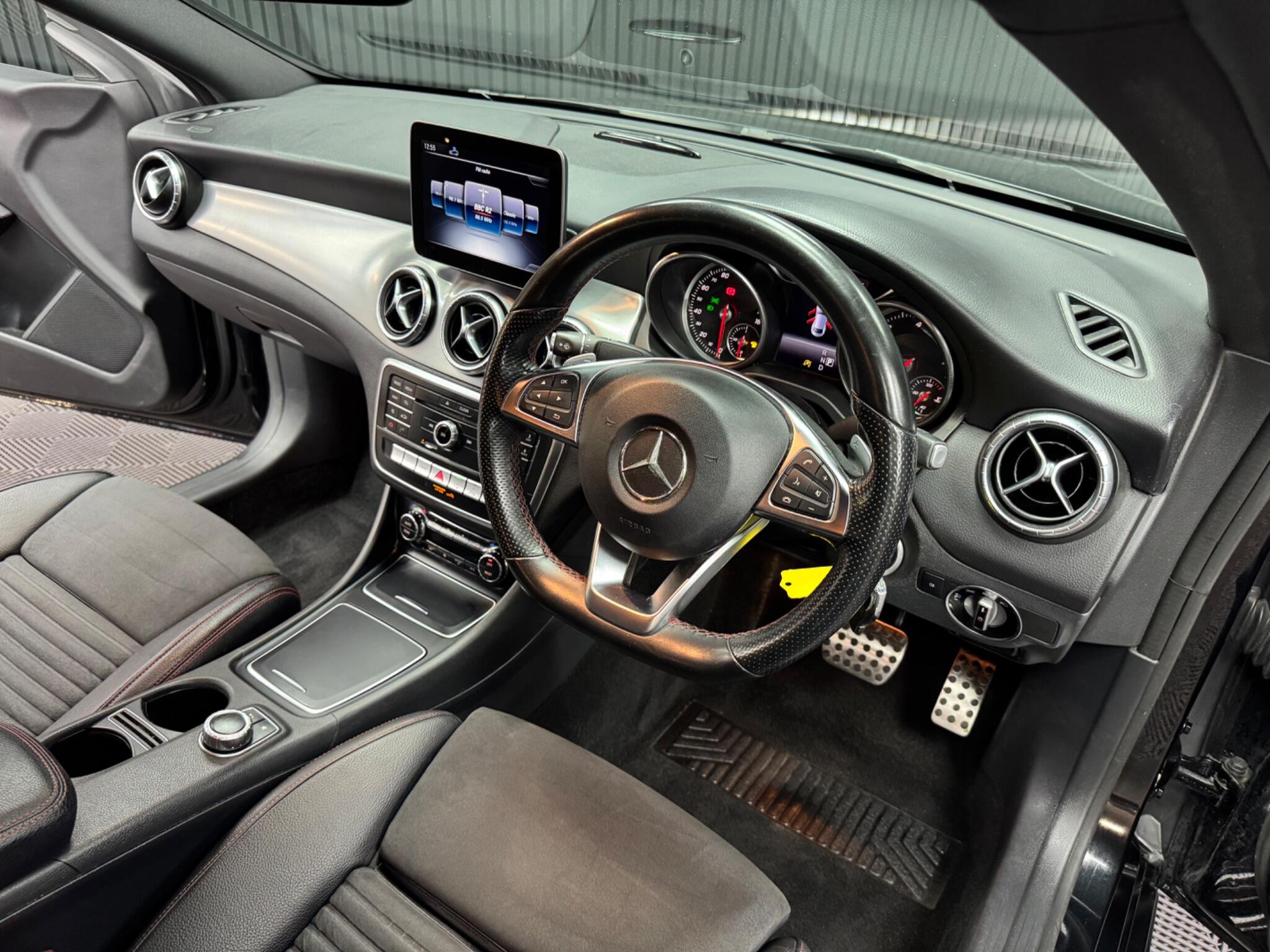 Mercedes-Benz Cla view 8