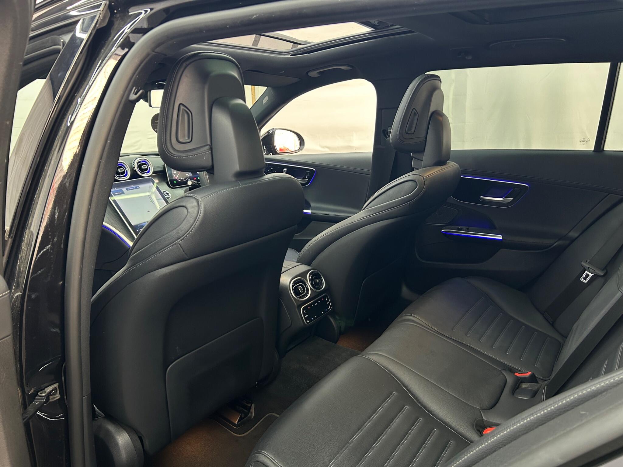 Mercedes-Benz C-Class view 22