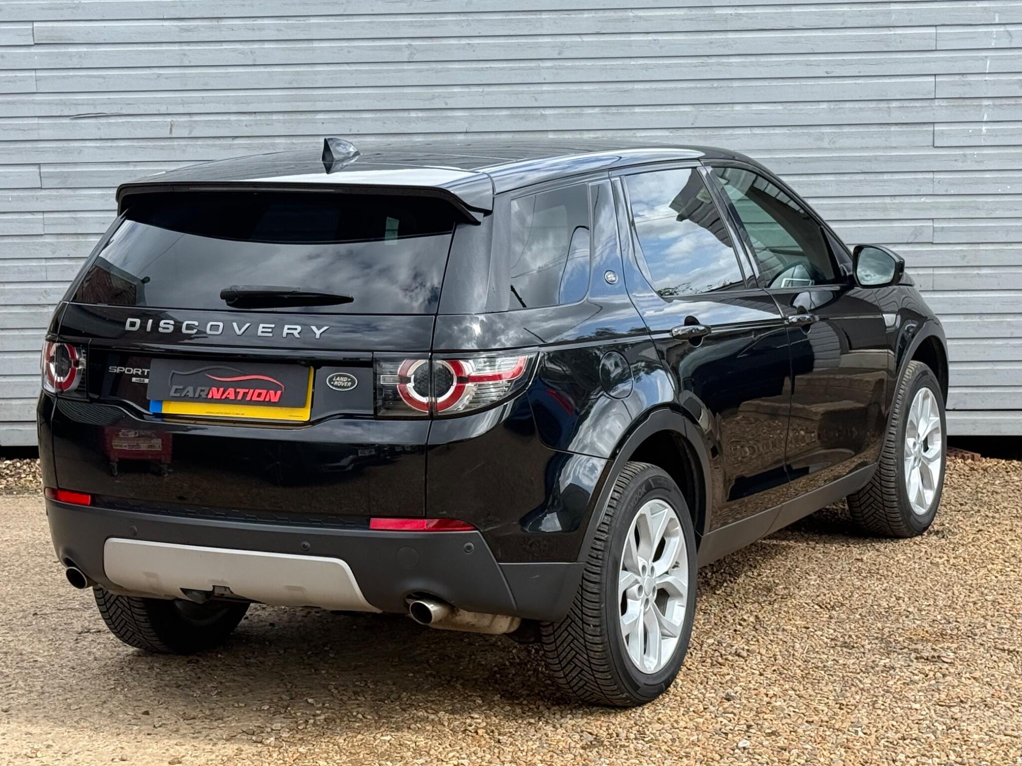 Land Rover Discovery Sport view 12